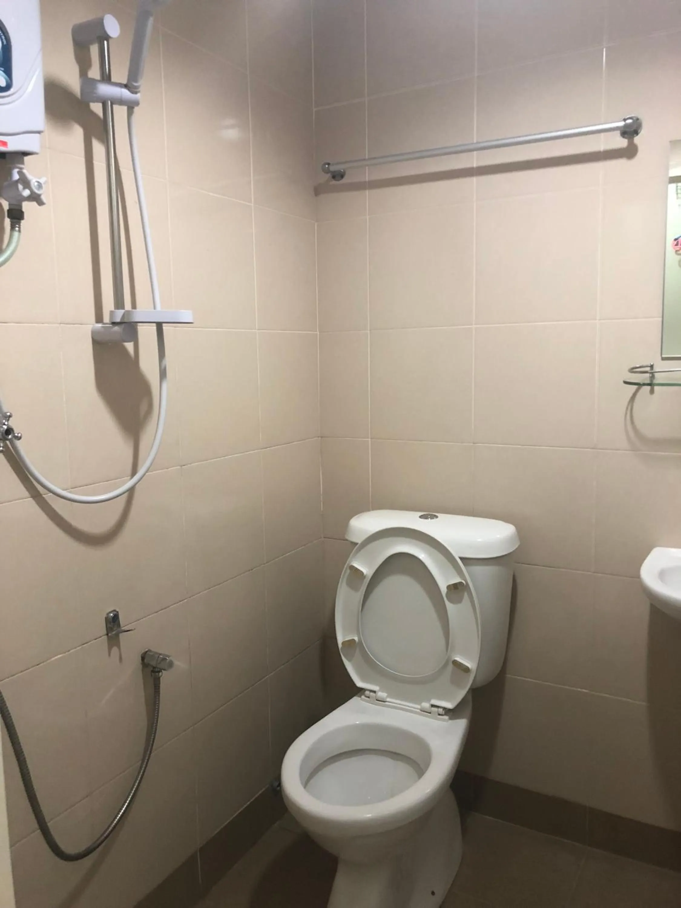 Bathroom in Best Seven Motel