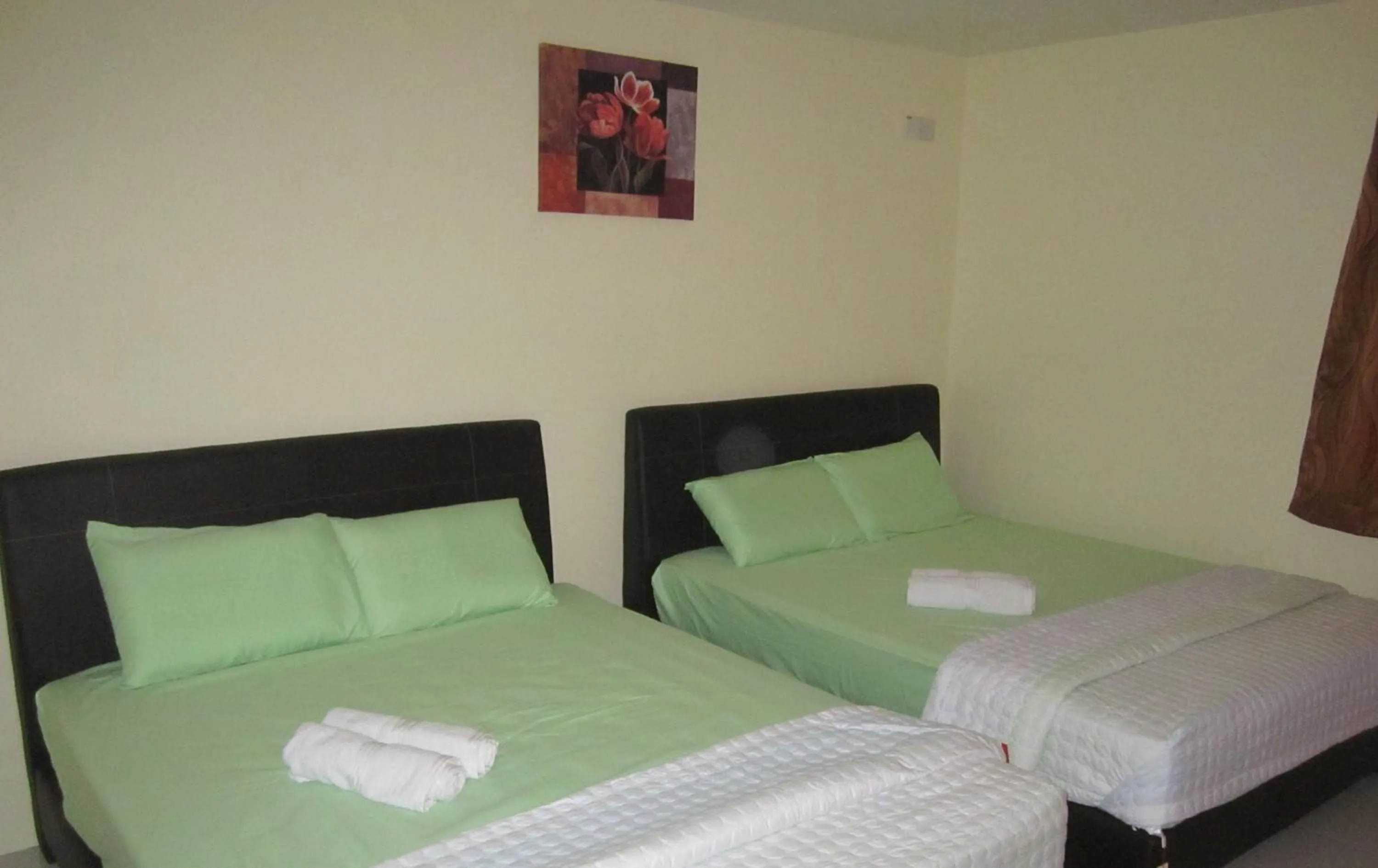 Bedroom, Bed in Best Seven Motel