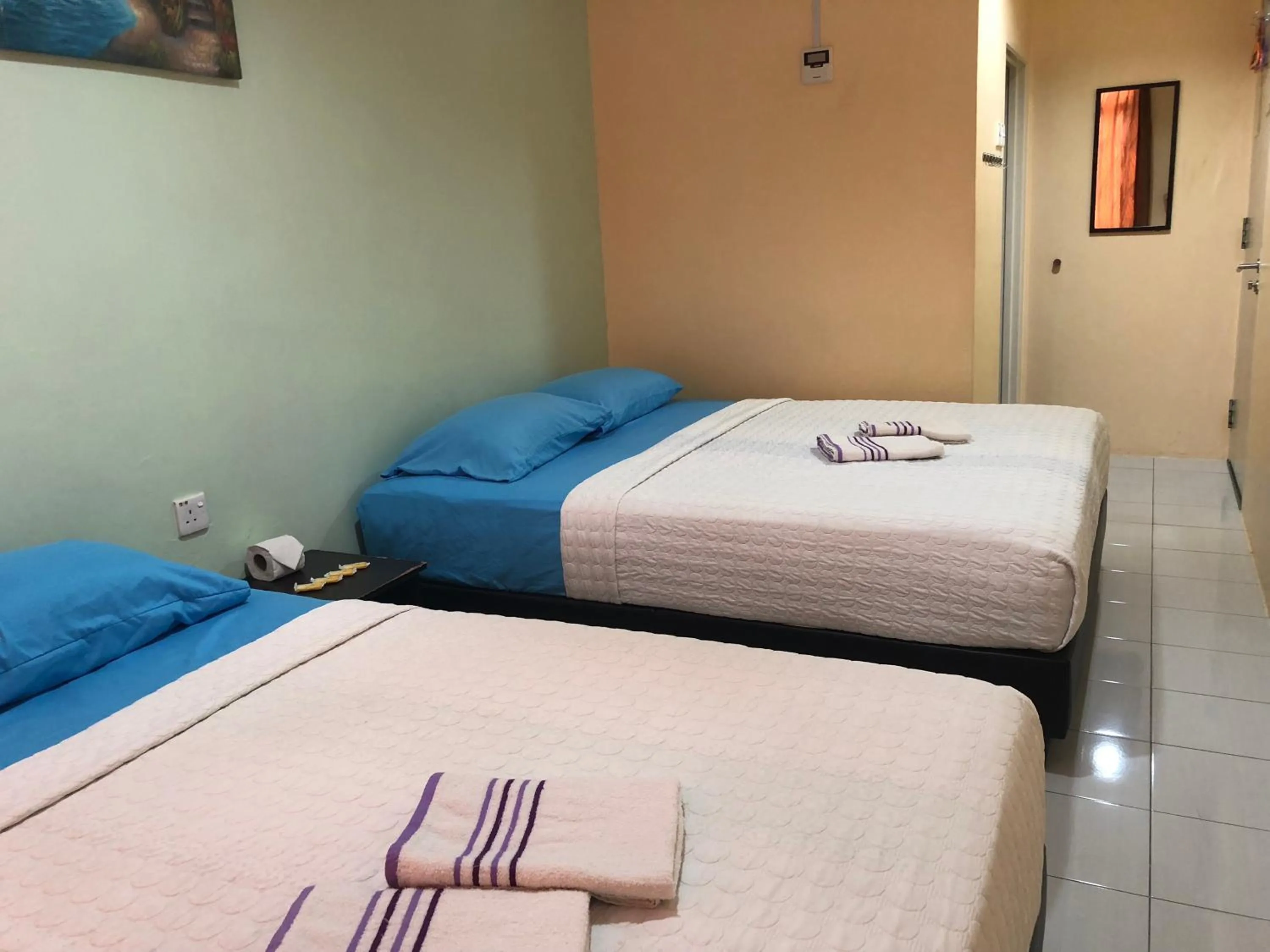 Bed in Best Seven Motel