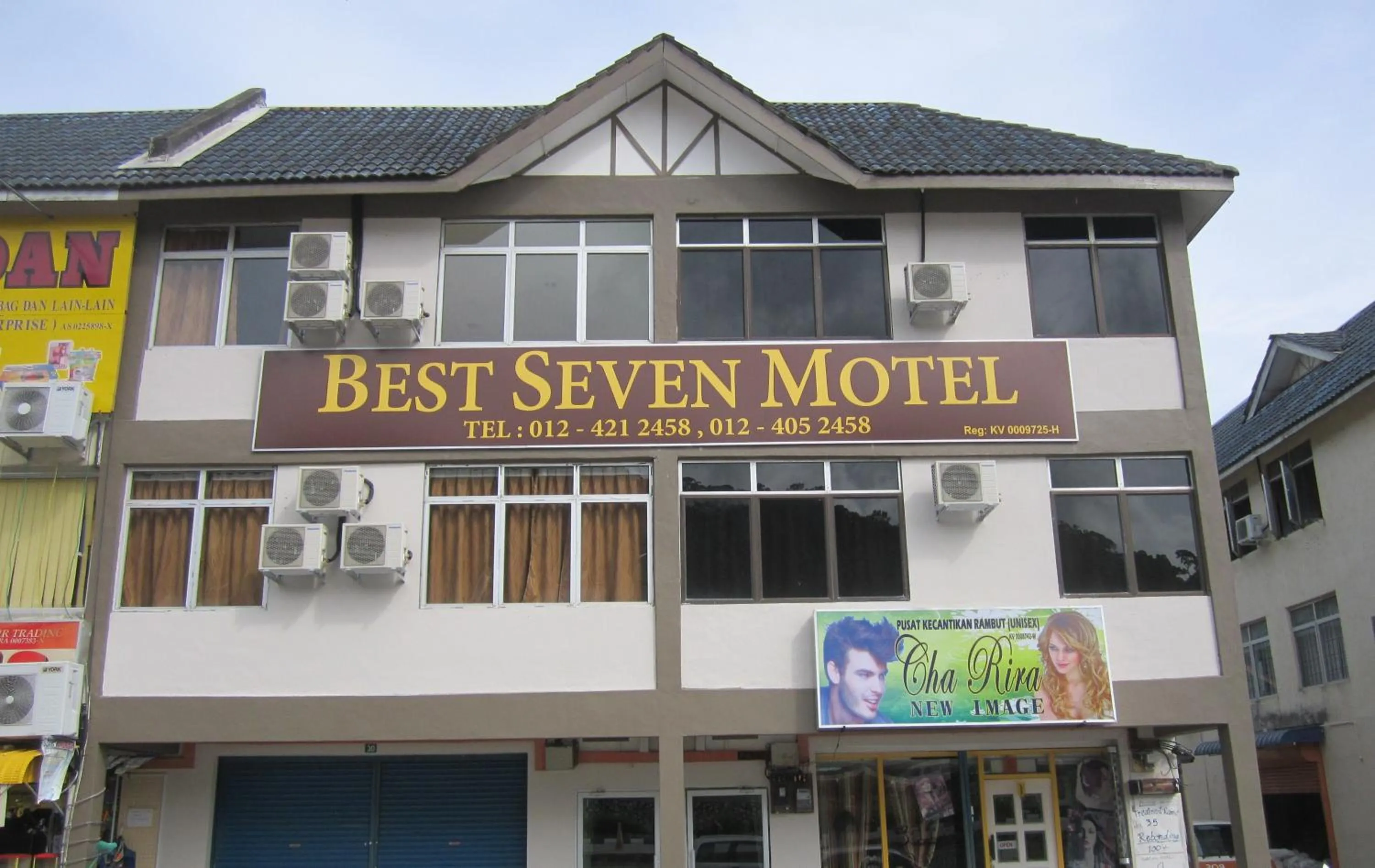 Facade/entrance in Best Seven Motel