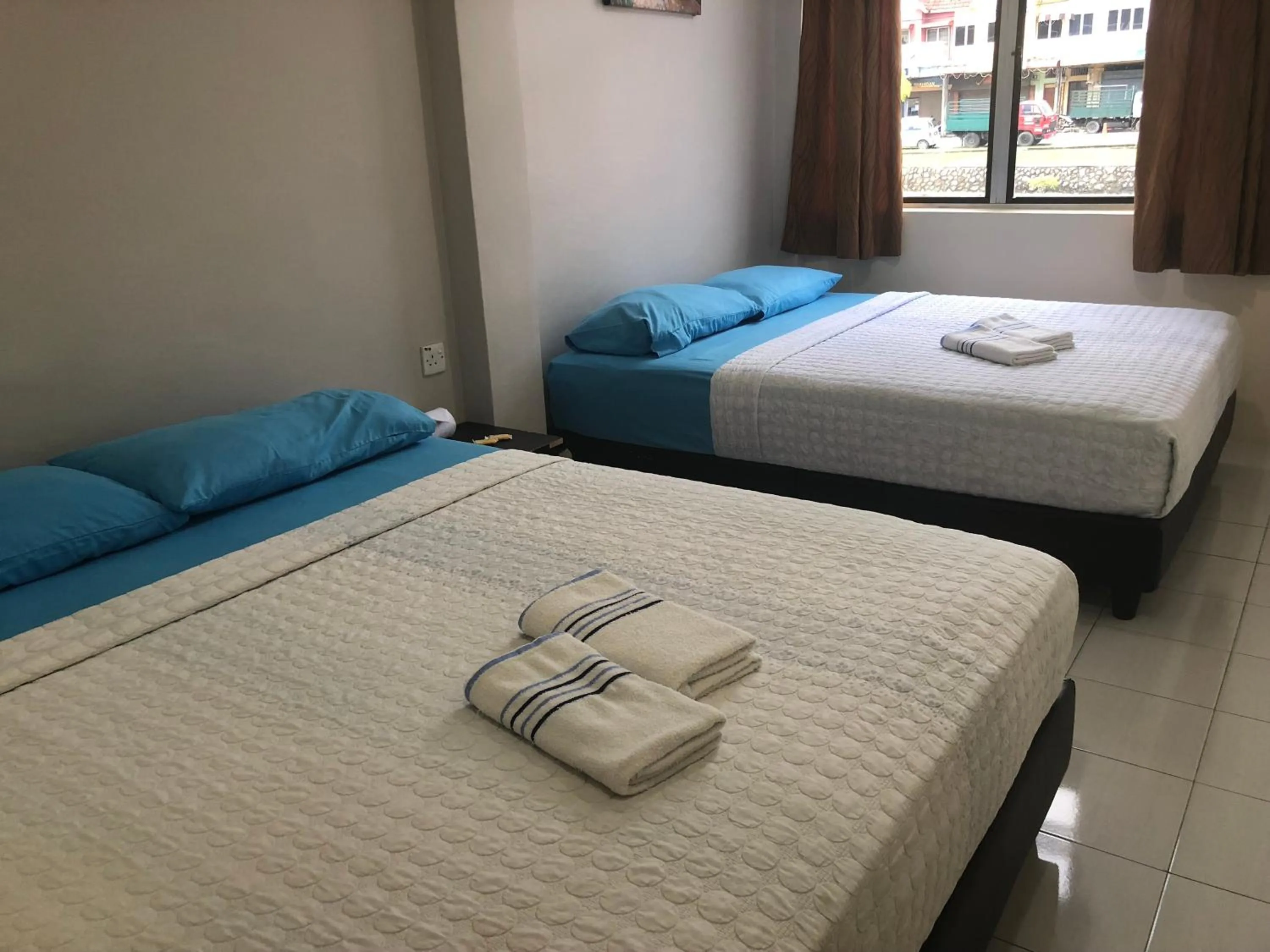 Bed in Best Seven Motel