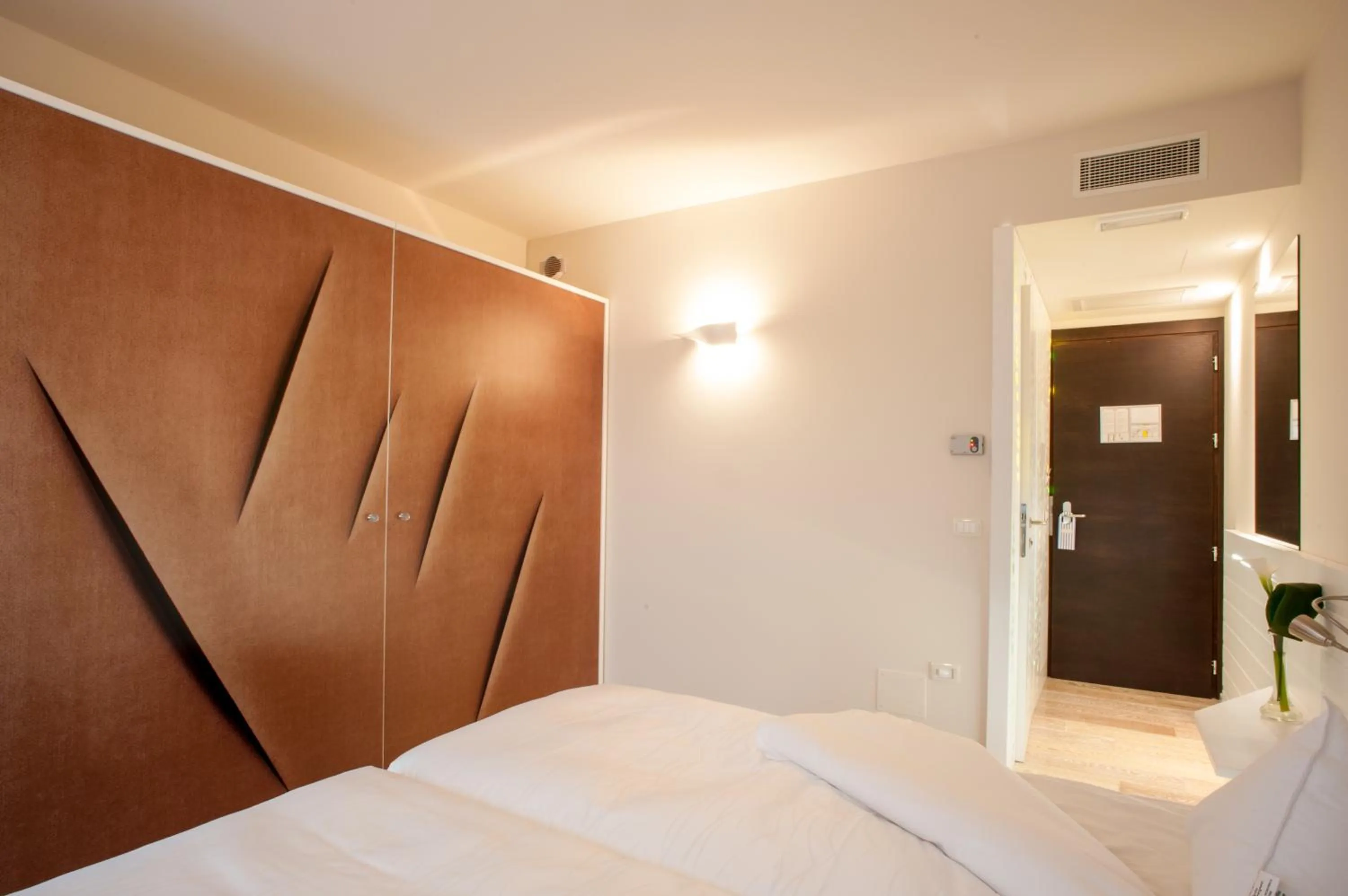 Bedroom, Bed in Elliot Osteria e dormire in collina