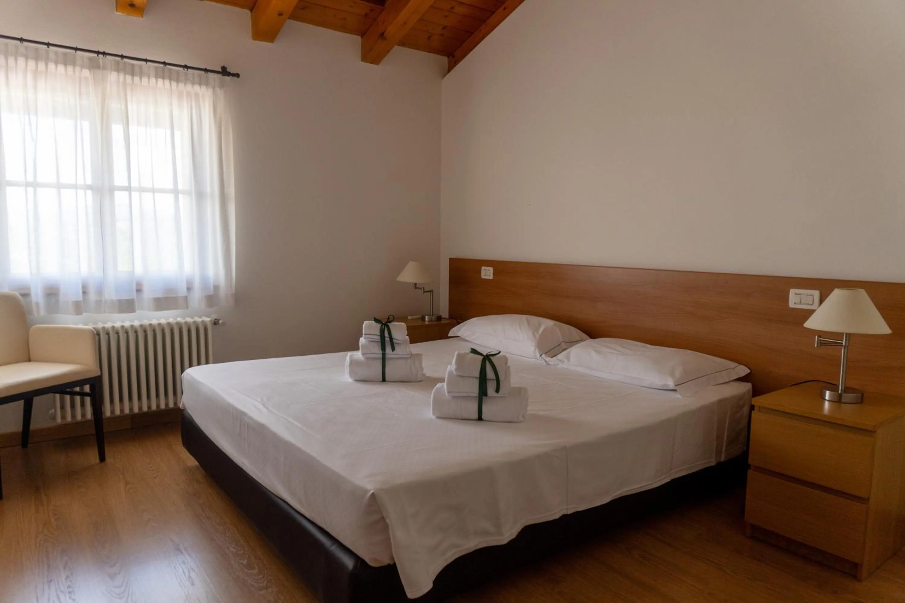 Bedroom, Bed in Elliot Osteria e dormire in collina