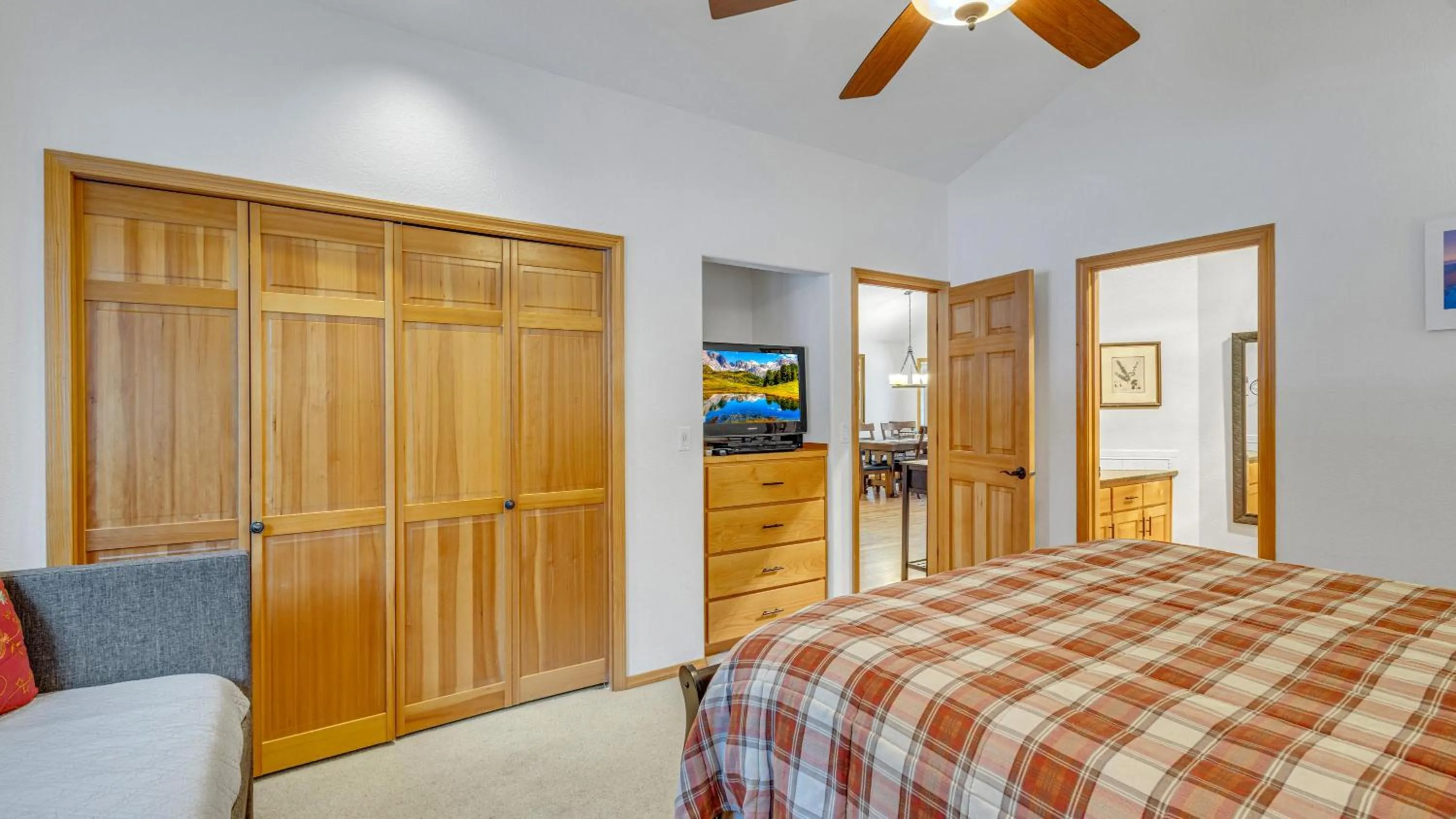 Bed in Gosling - Unit 6