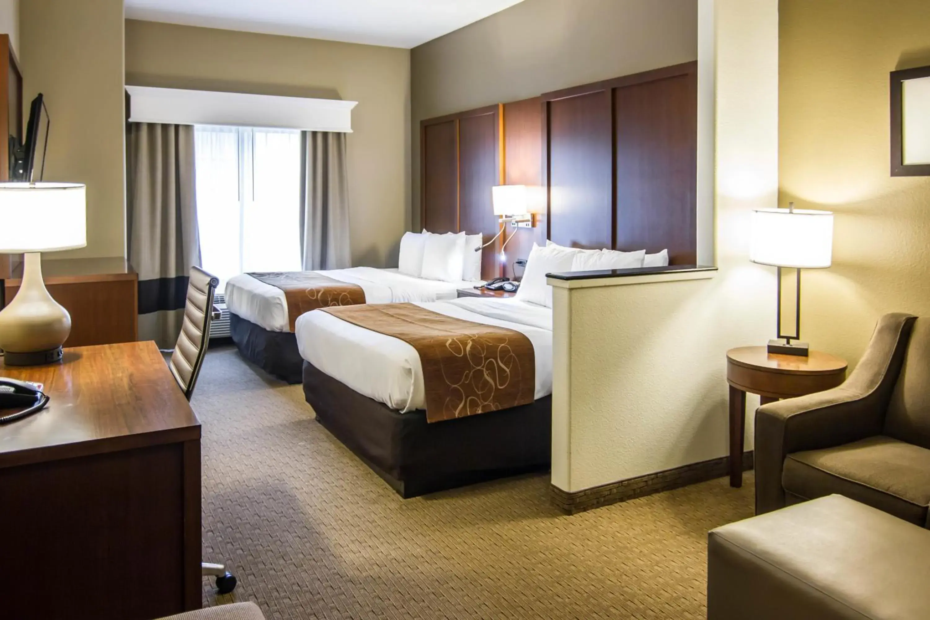 Queen Suite - Non-Smoking in Comfort Suites Marshall Queen Suite - Non-Smoking in Comfort Suites Marshall