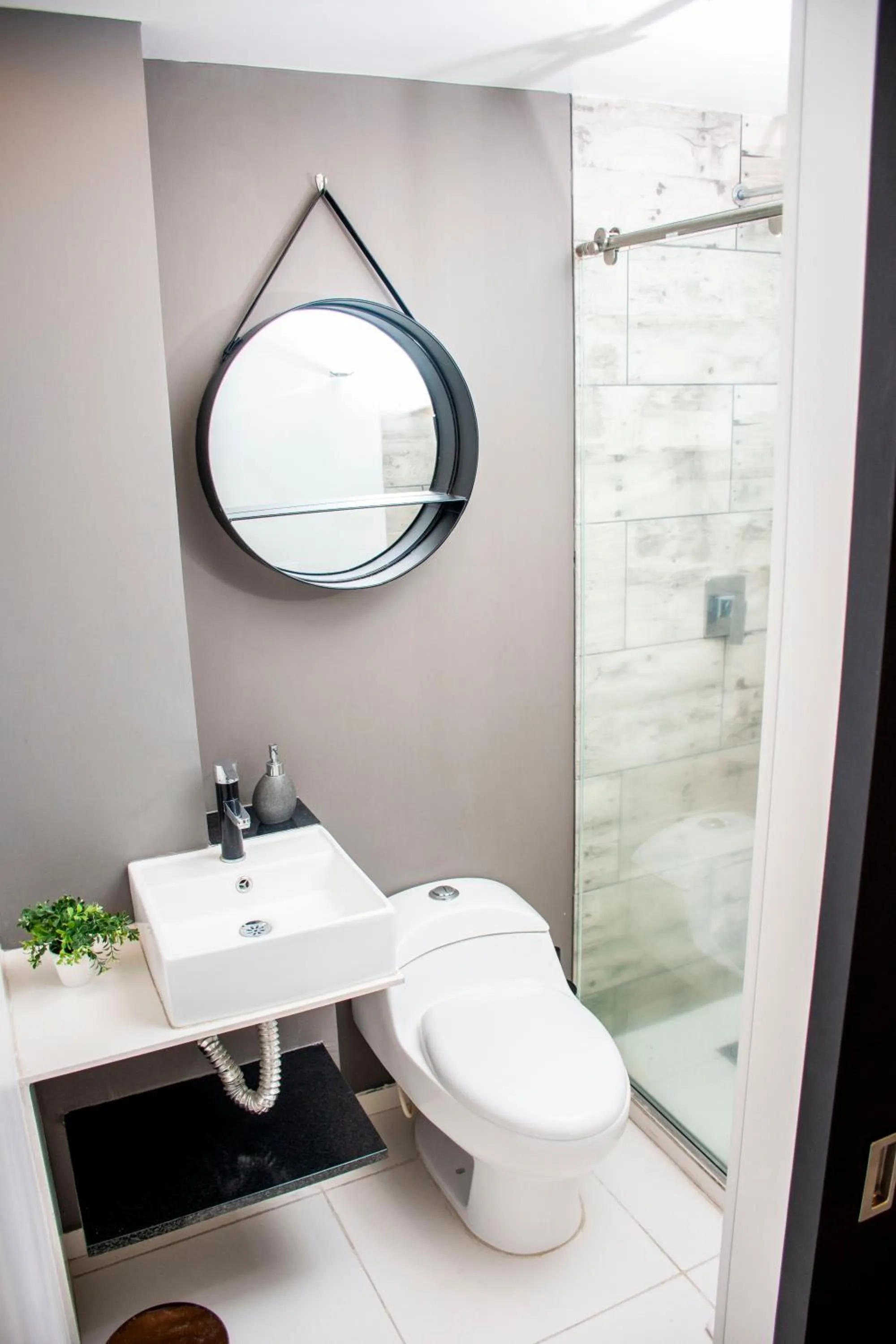 Bathroom in The Coffee Club Apartahotel