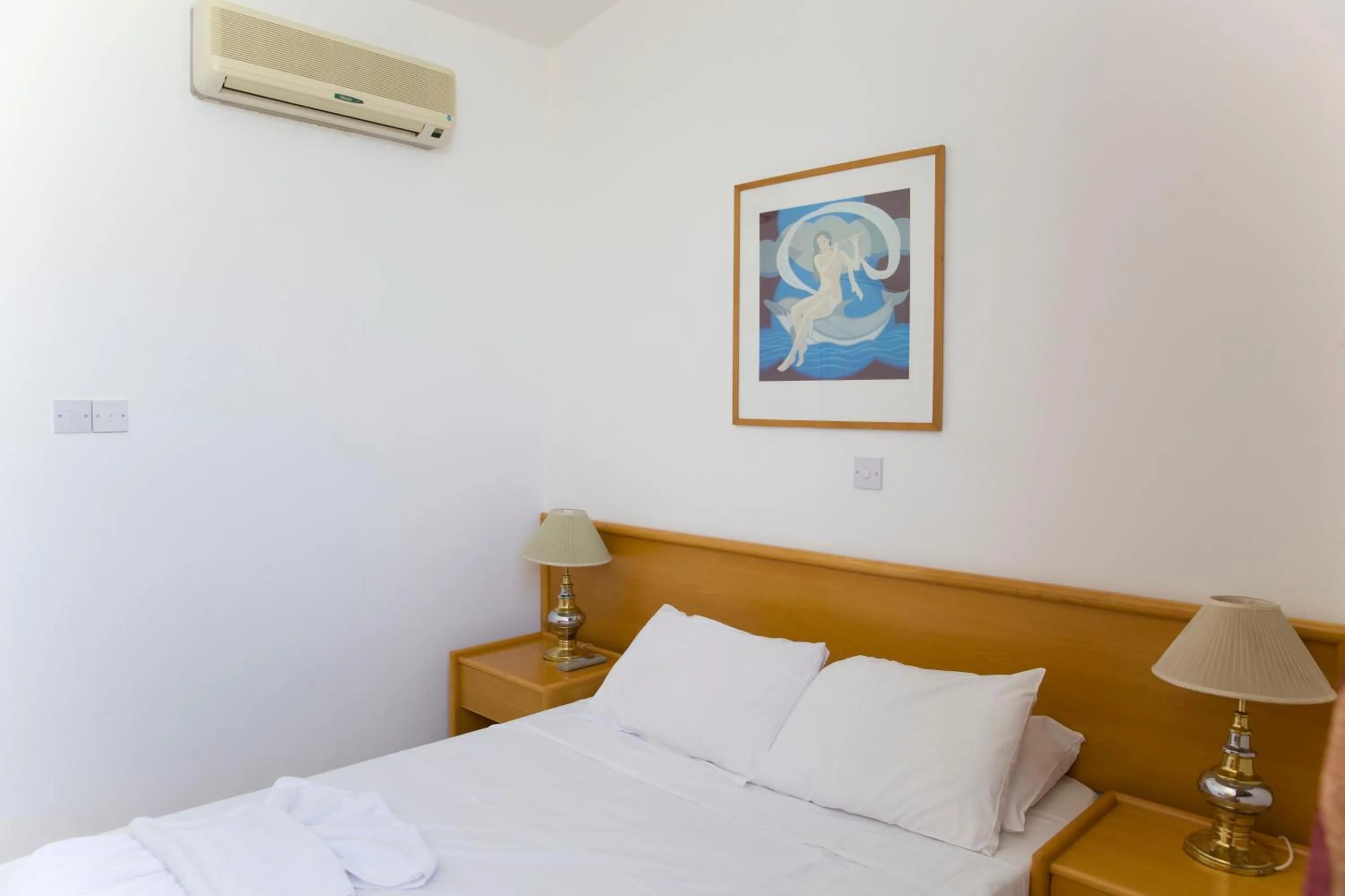 Bedroom, Bed in Eliofos Elegant Maisonettes