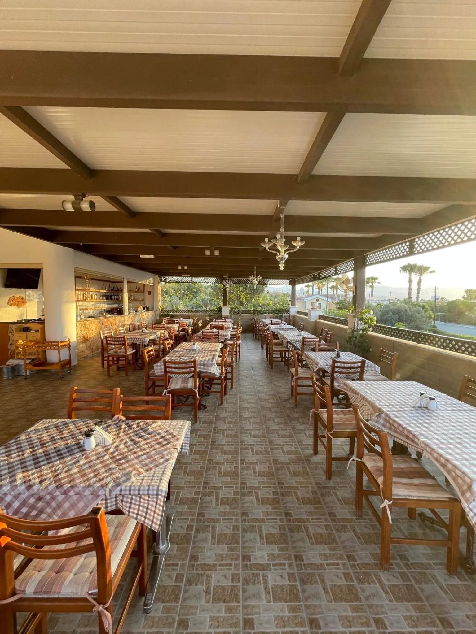 Restaurant/places to eat in Eliofos Elegant Maisonettes