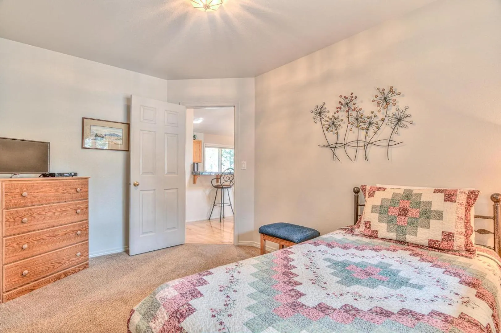 Bed in Ollalie - Unit 7