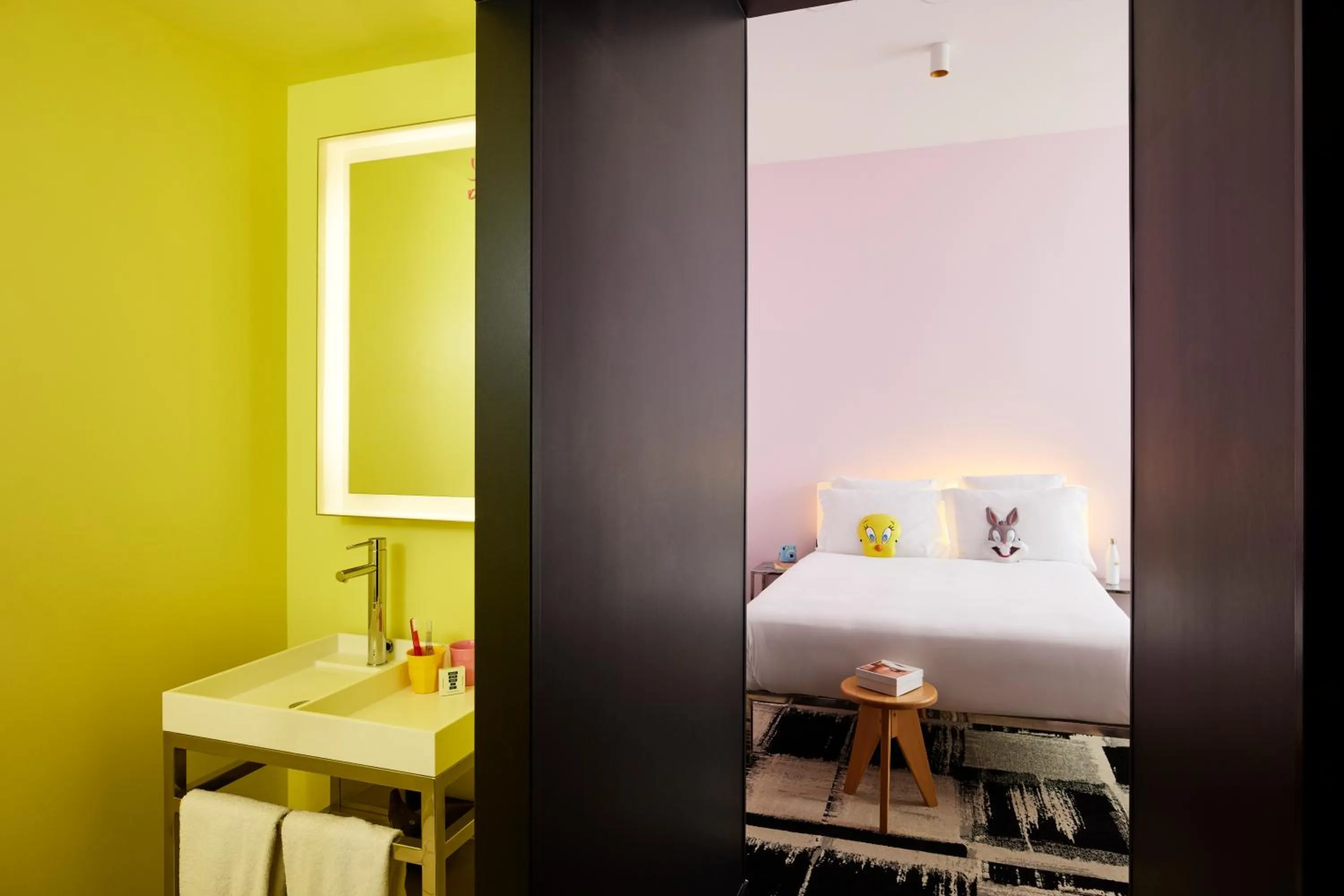 Bed in Mama Shelter Bordeaux Centre