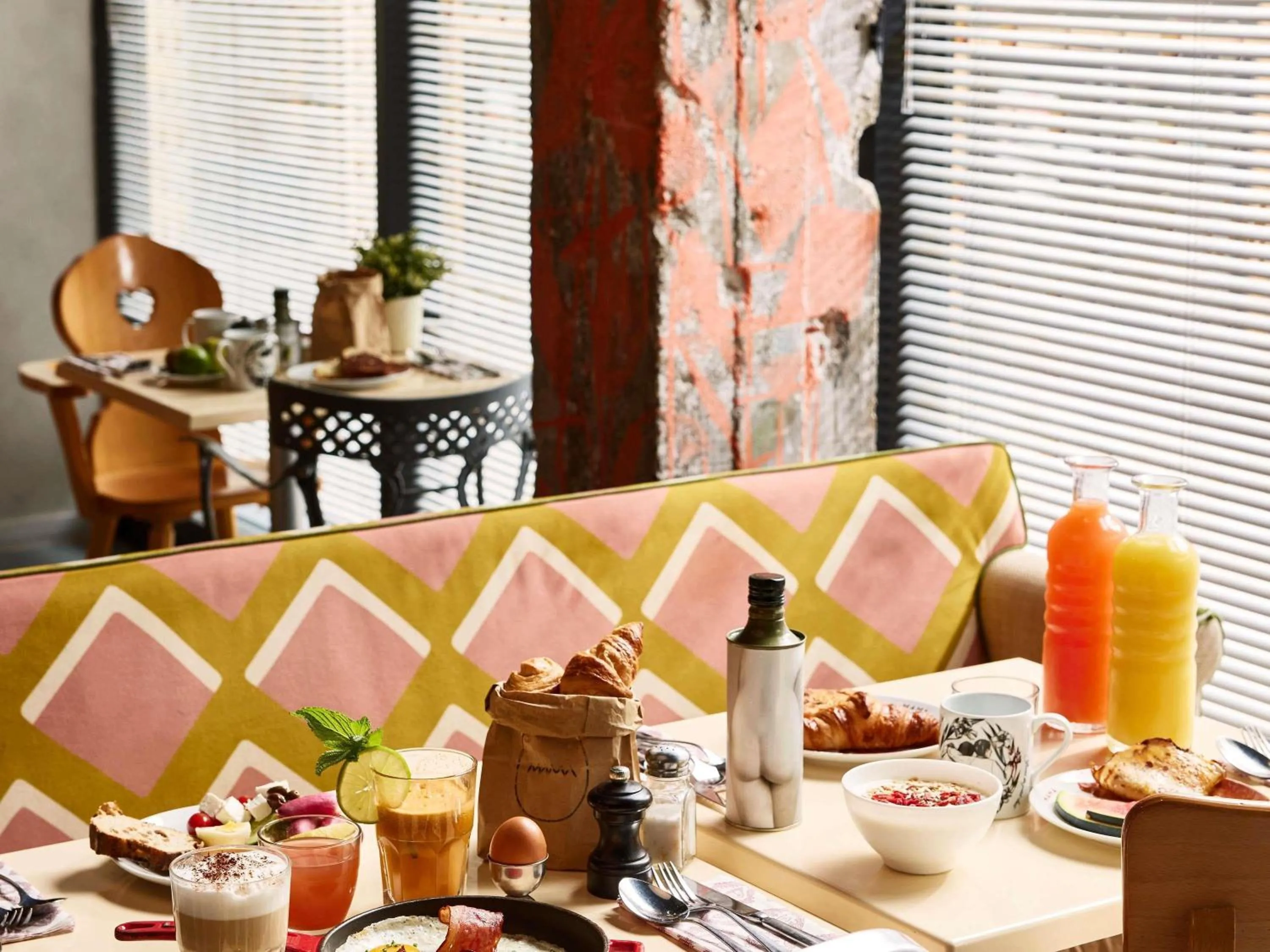 Breakfast in Mama Shelter Bordeaux Centre