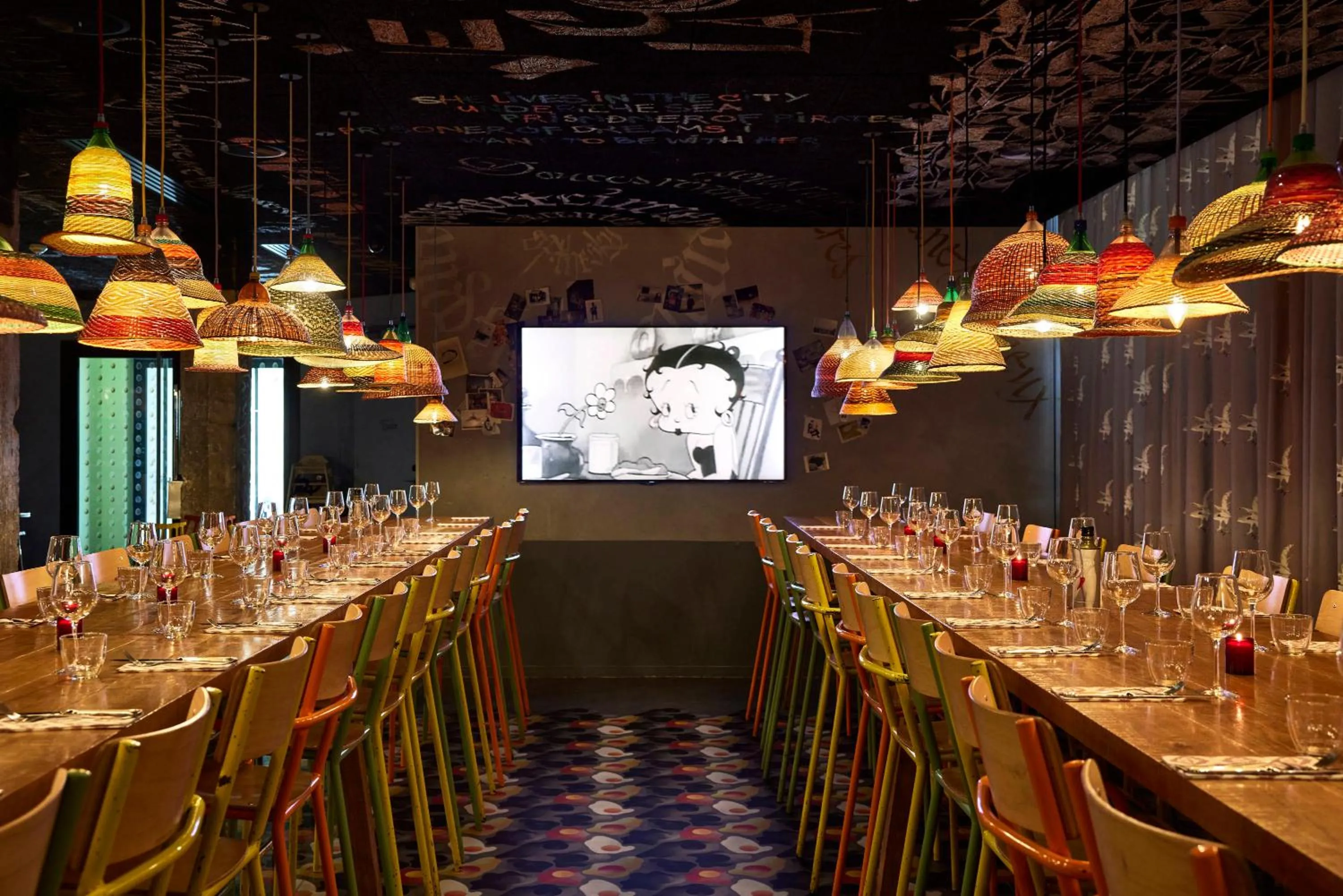 Restaurant/places to eat in Mama Shelter Bordeaux Centre