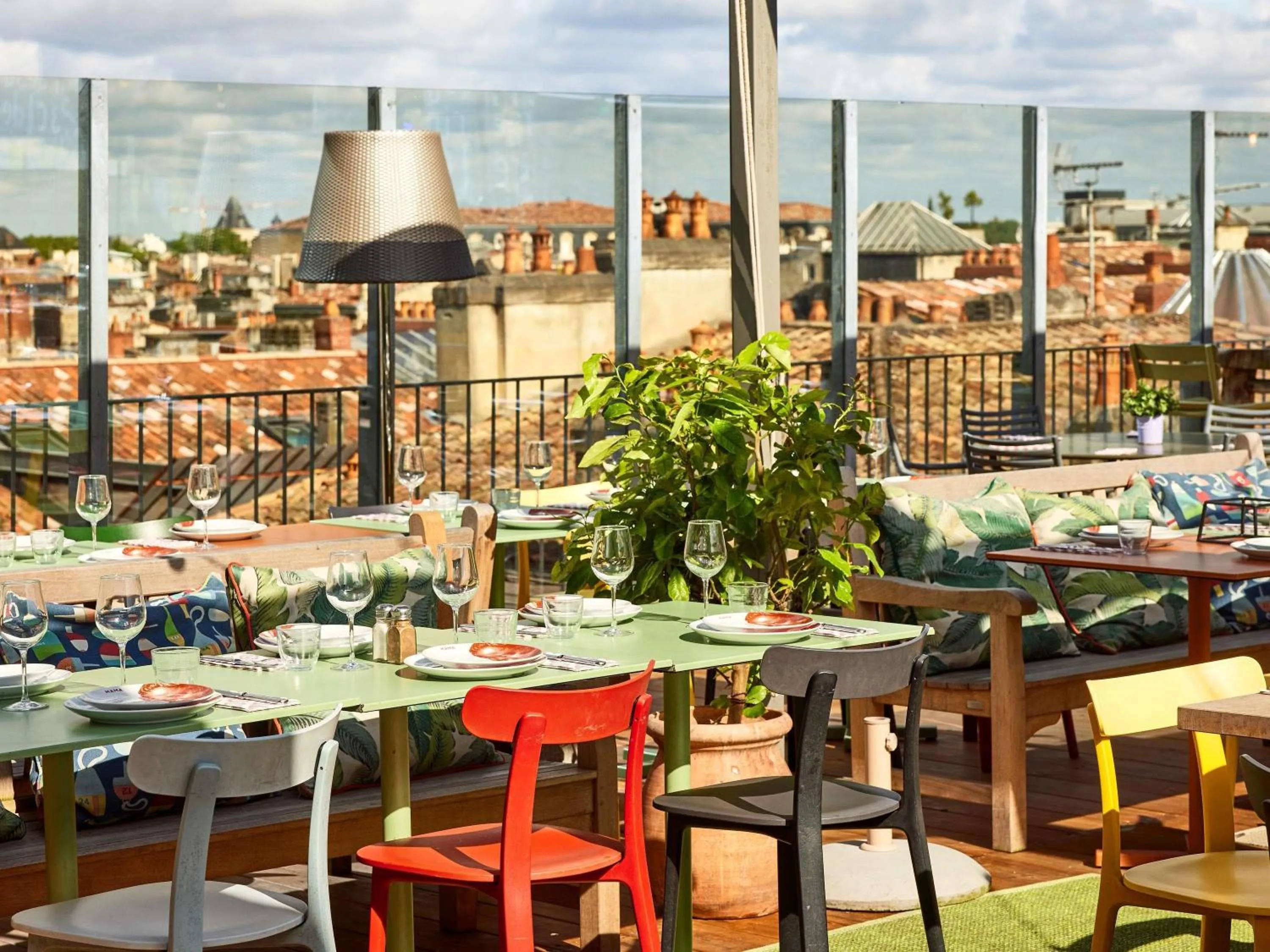 Restaurant/places to eat in Mama Shelter Bordeaux Centre