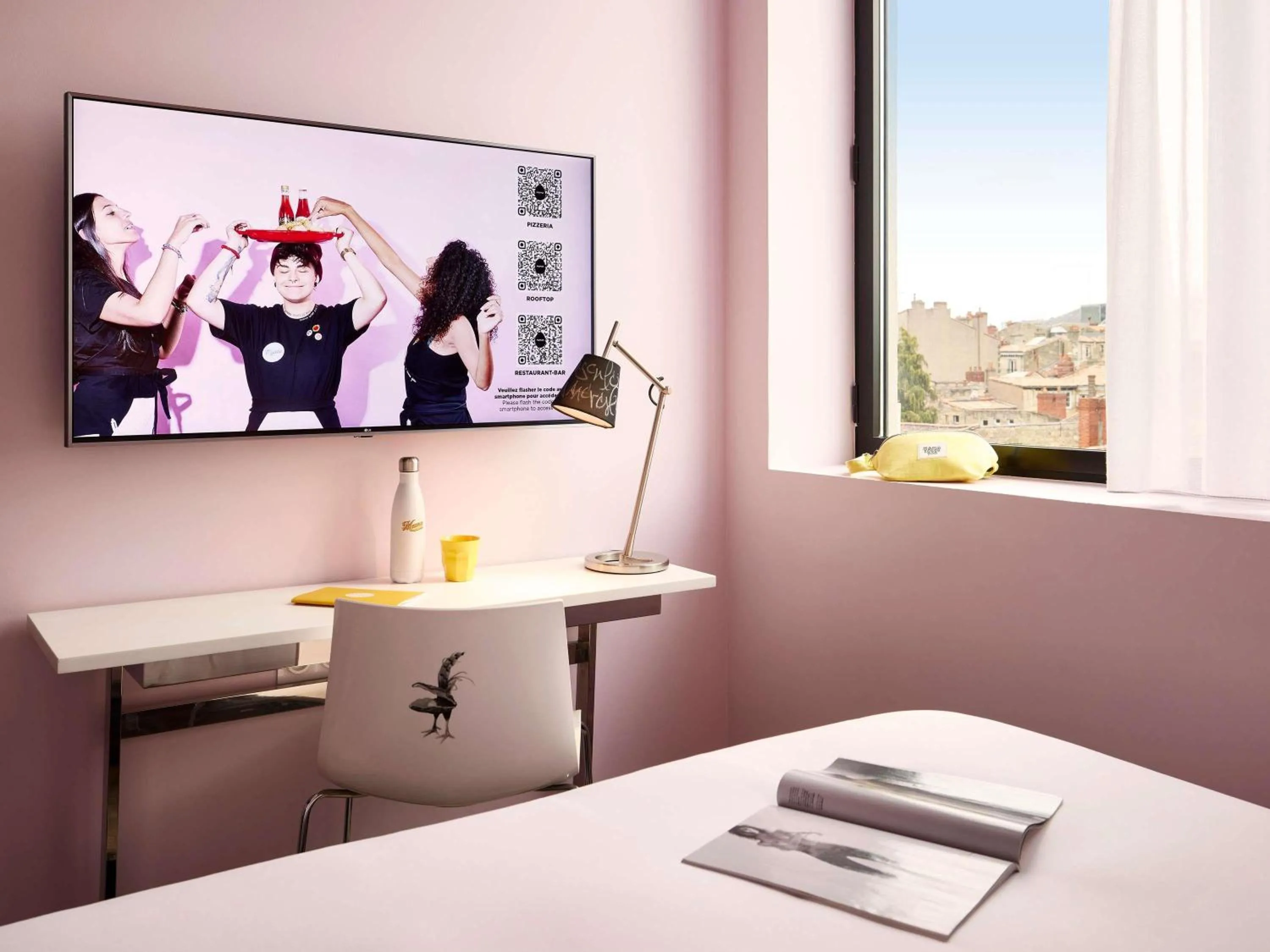 Bedroom in Mama Shelter Bordeaux Centre