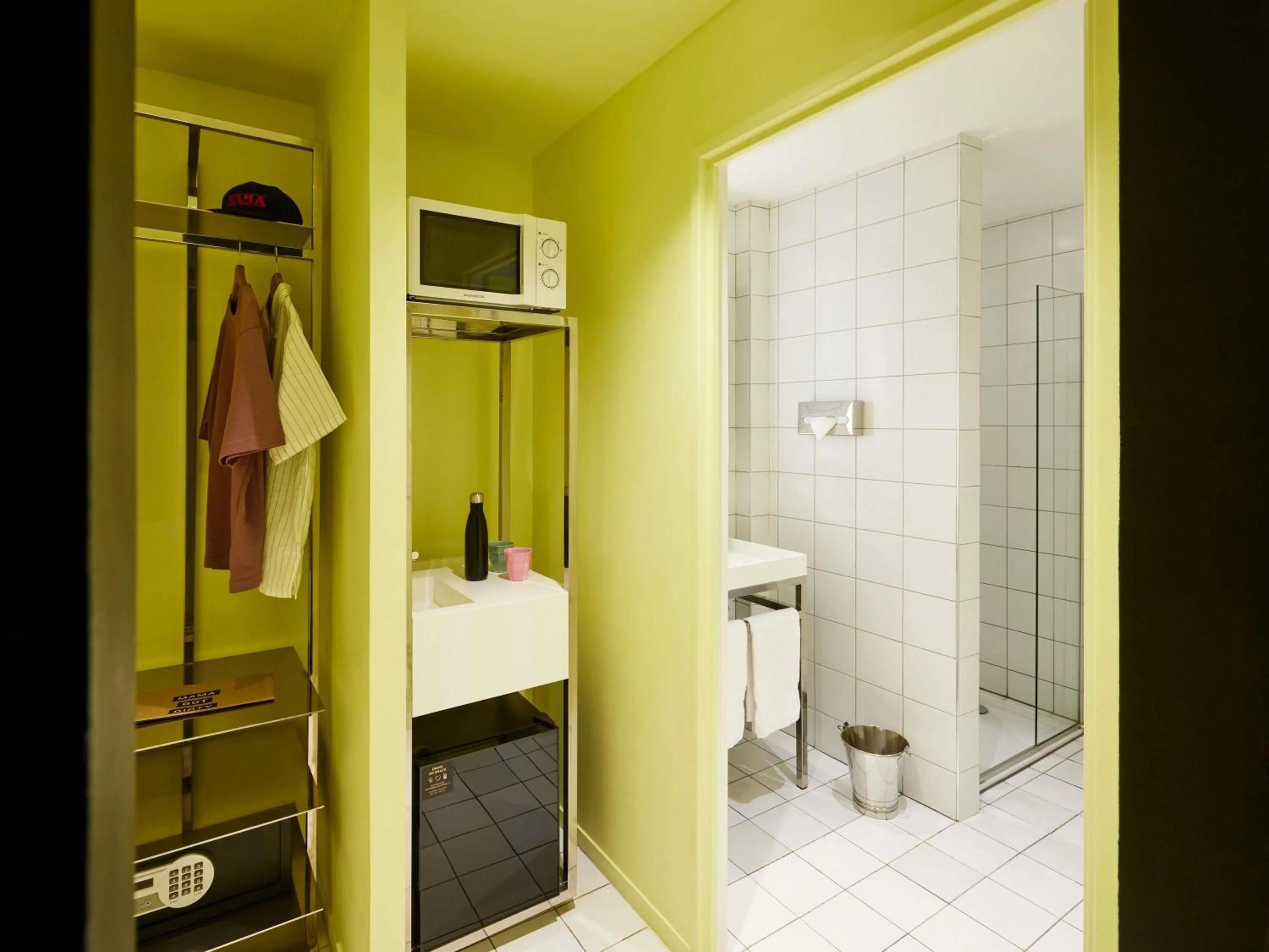 Bedroom in Mama Shelter Bordeaux Centre