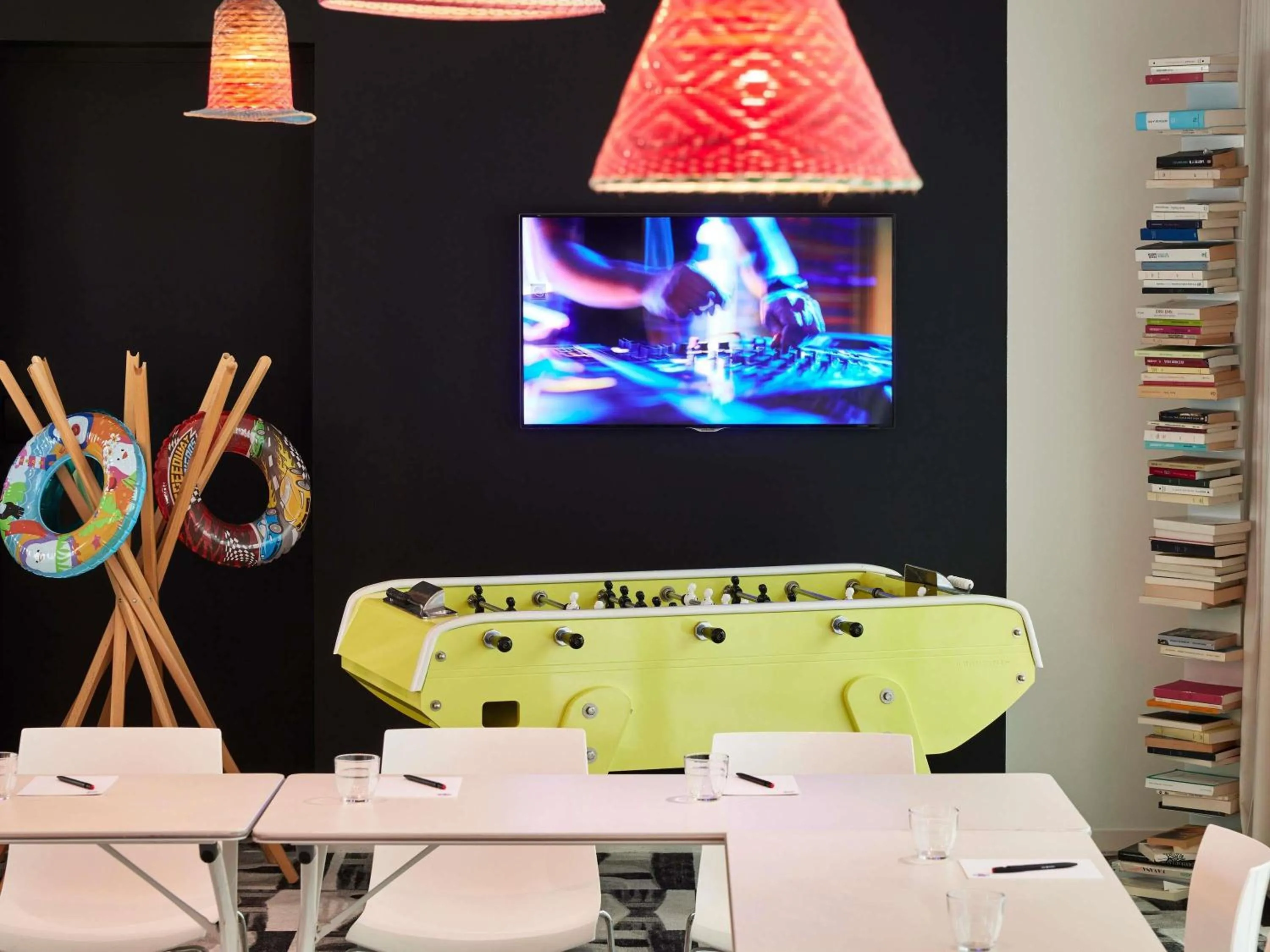 Meeting/conference room in Mama Shelter Bordeaux Centre