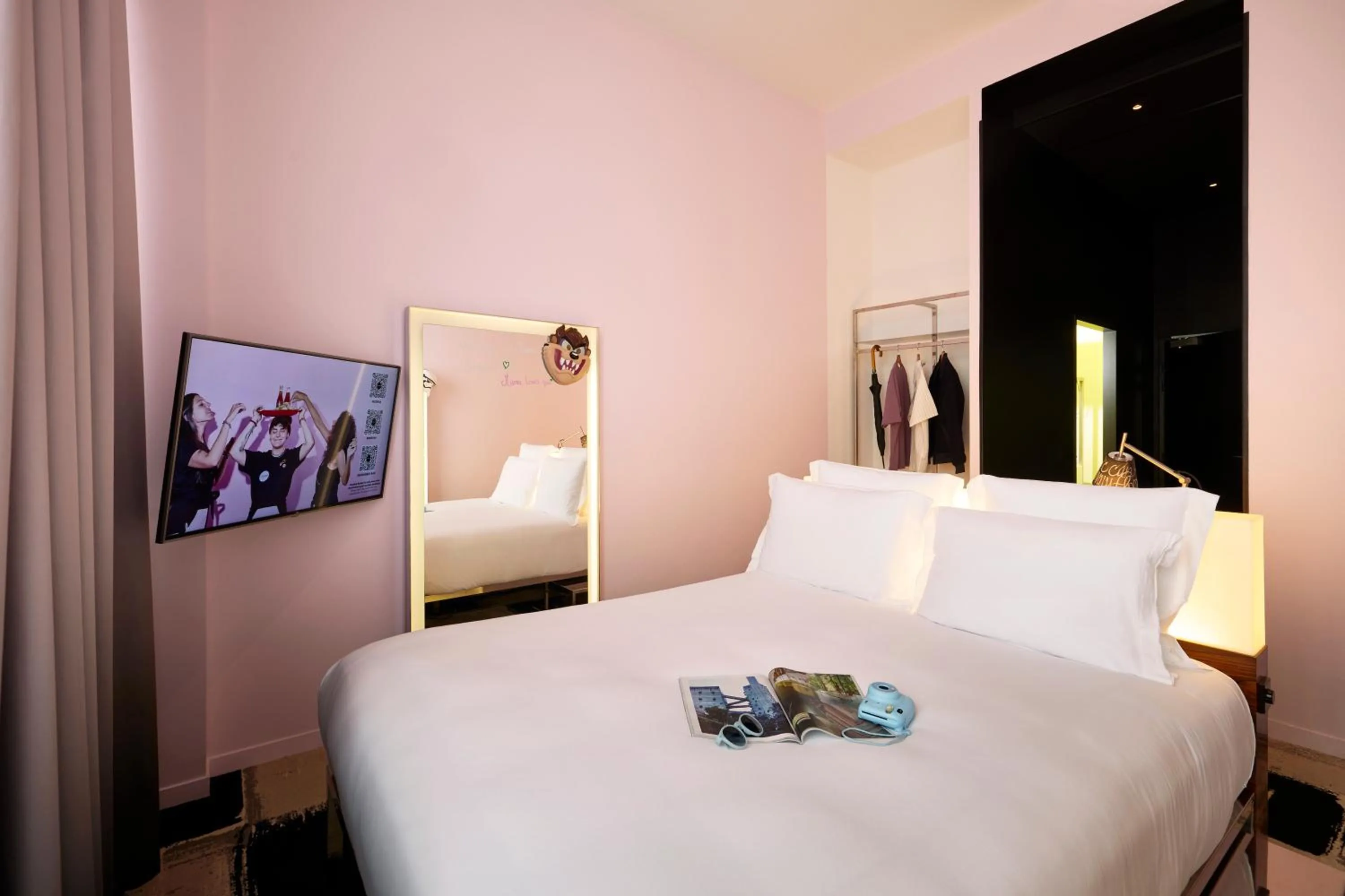 Bed in Mama Shelter Bordeaux Centre