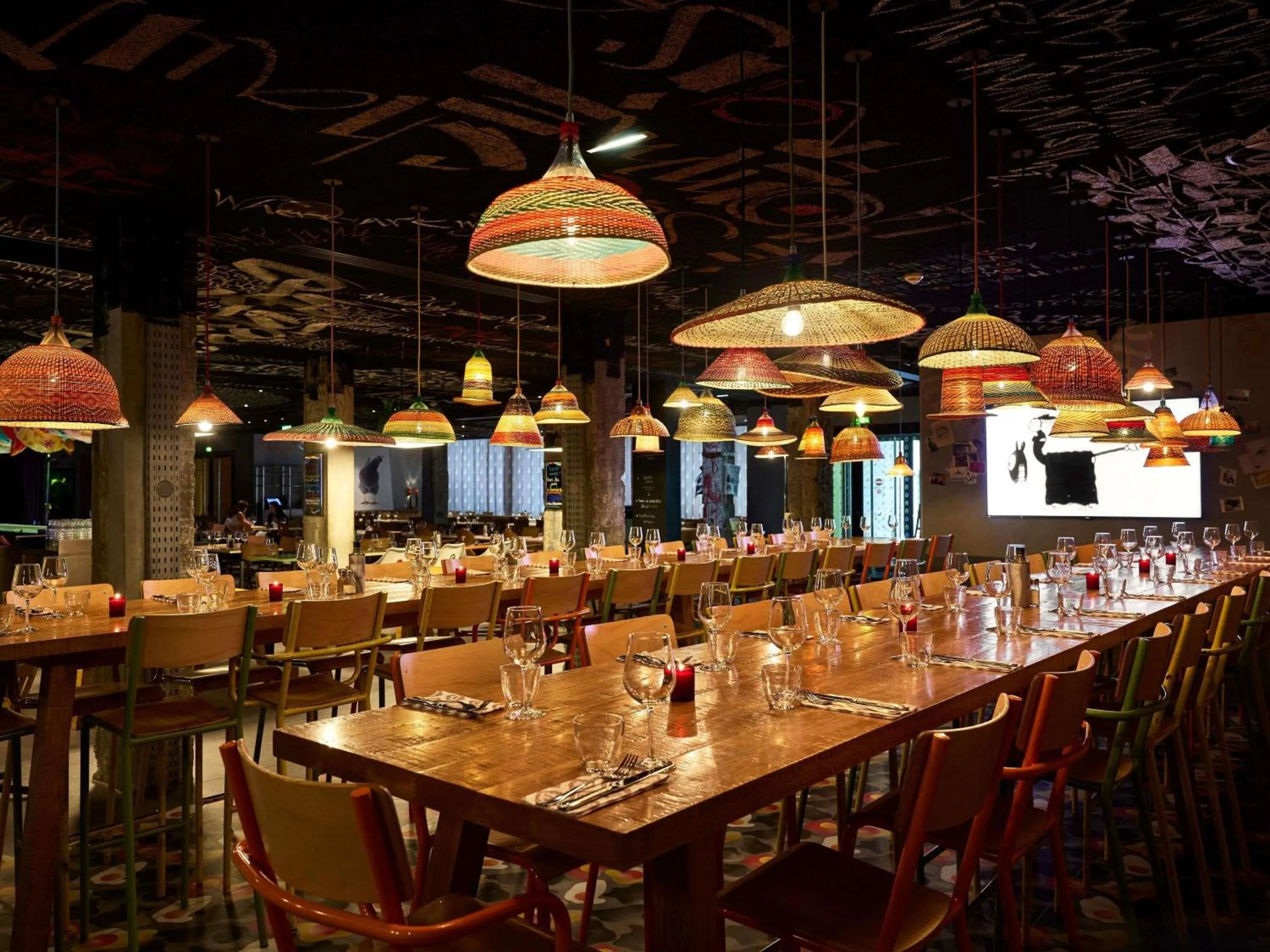 Restaurant/places to eat in Mama Shelter Bordeaux Centre