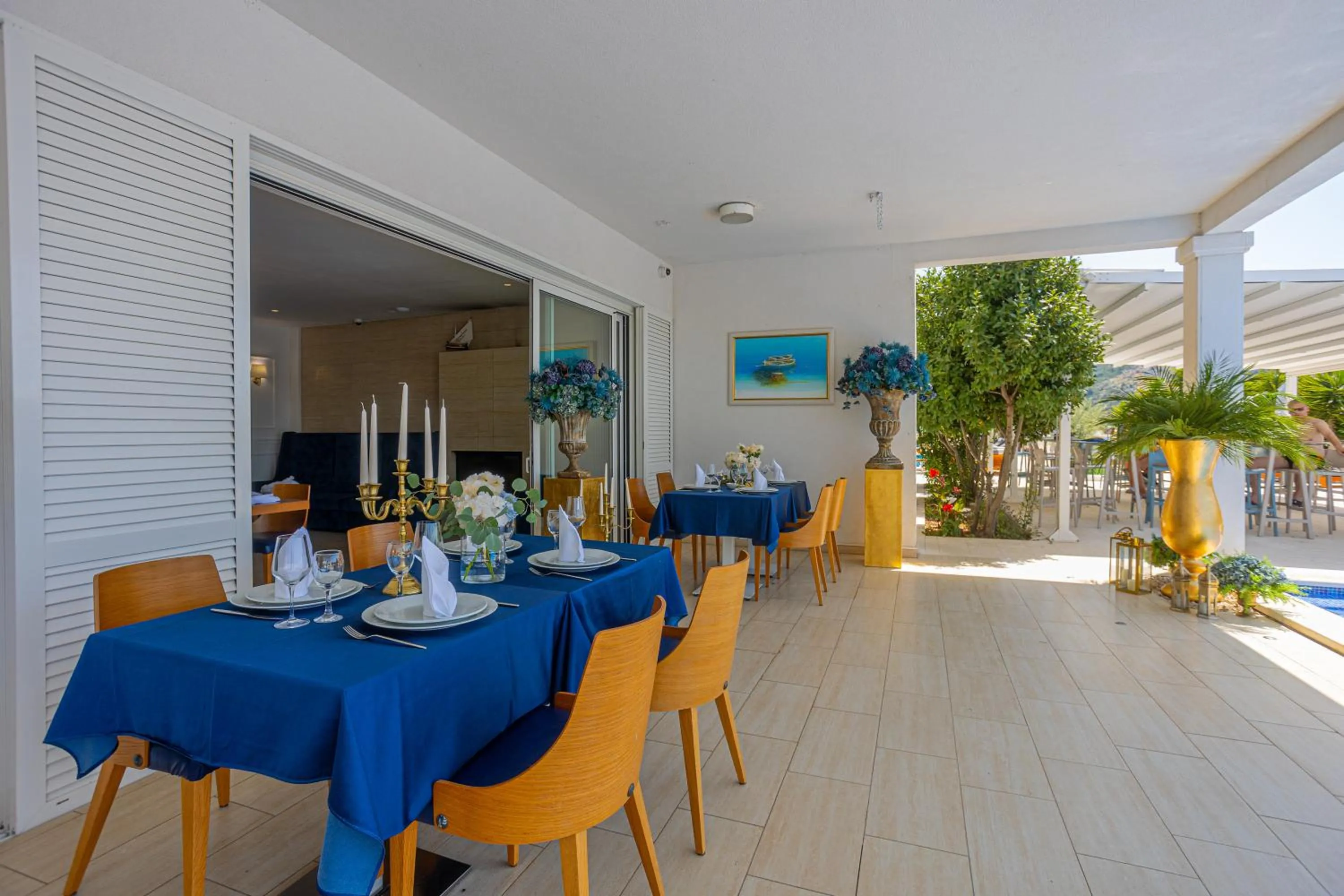 Restaurant/places to eat in Perla Resort