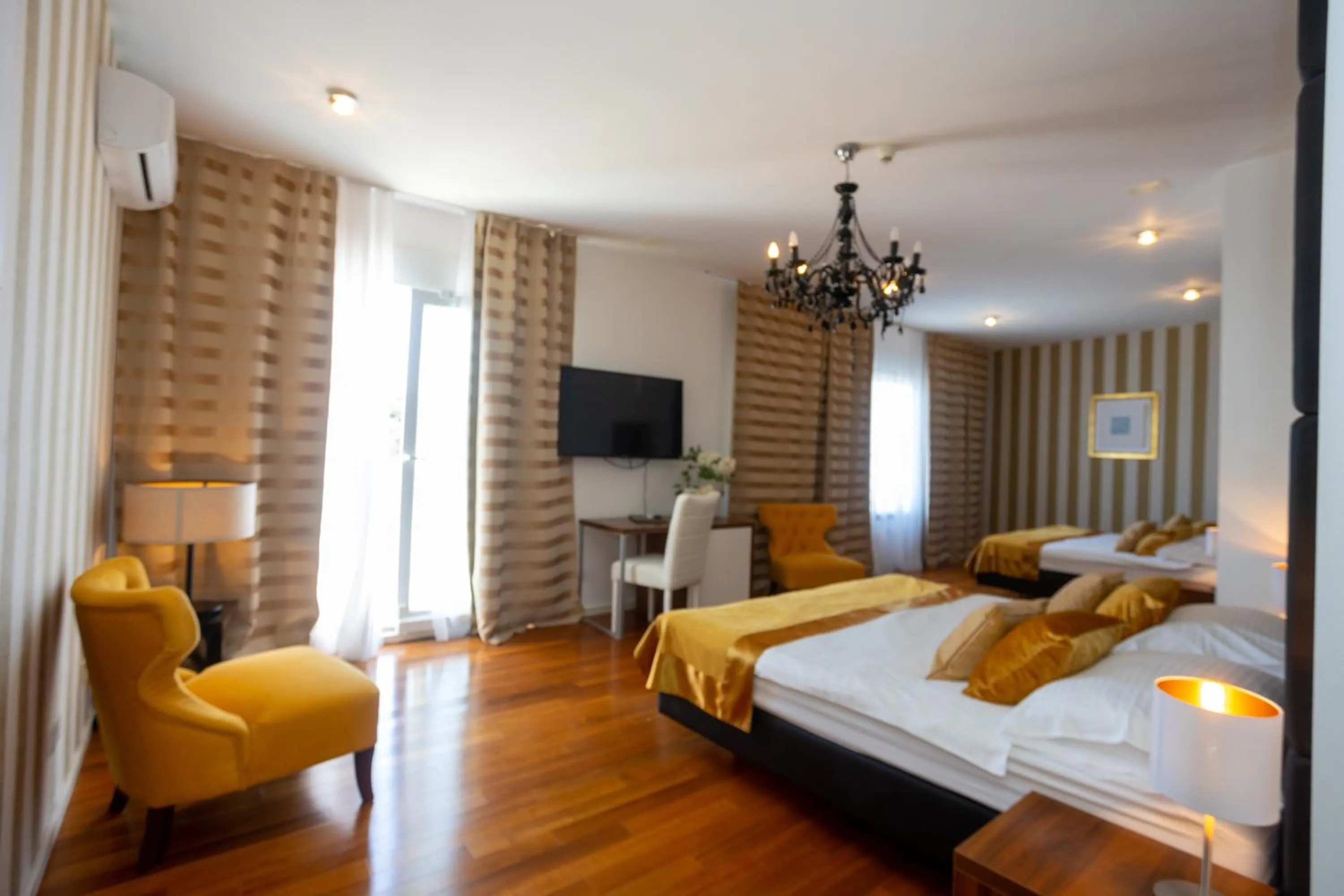 Bedroom, Bed in Perla Resort