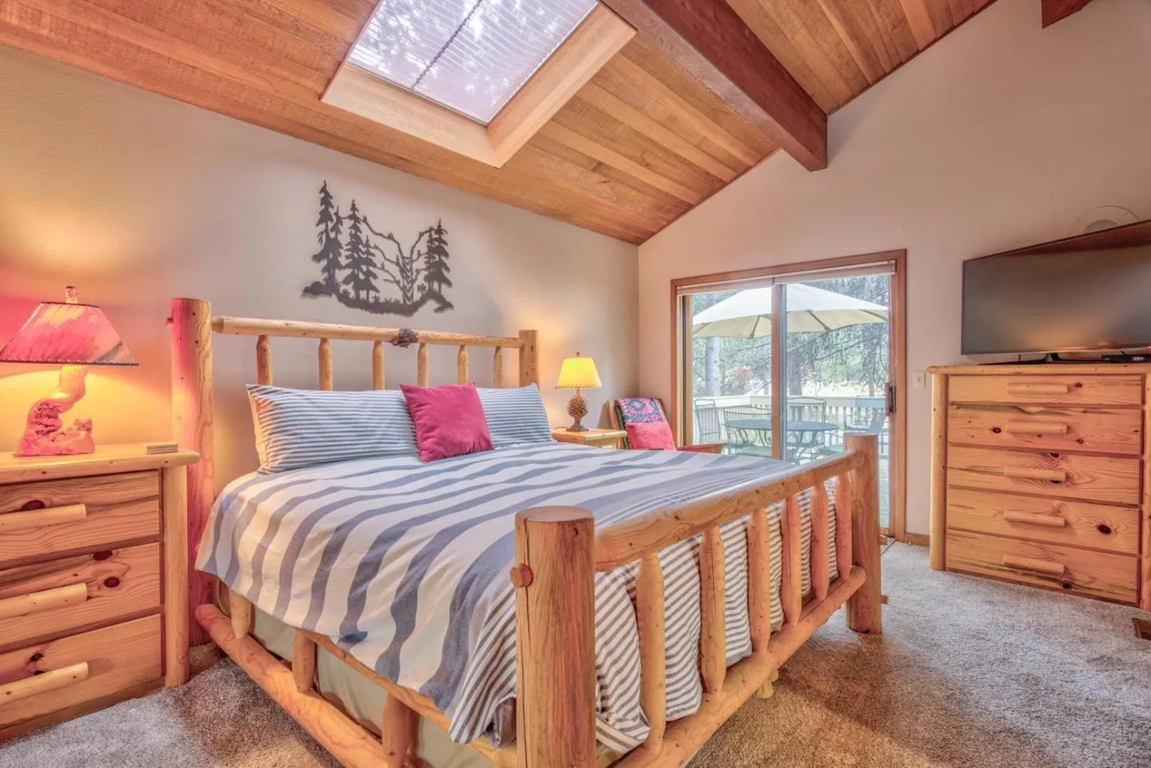 Bed in Tan Oak - Unit 37