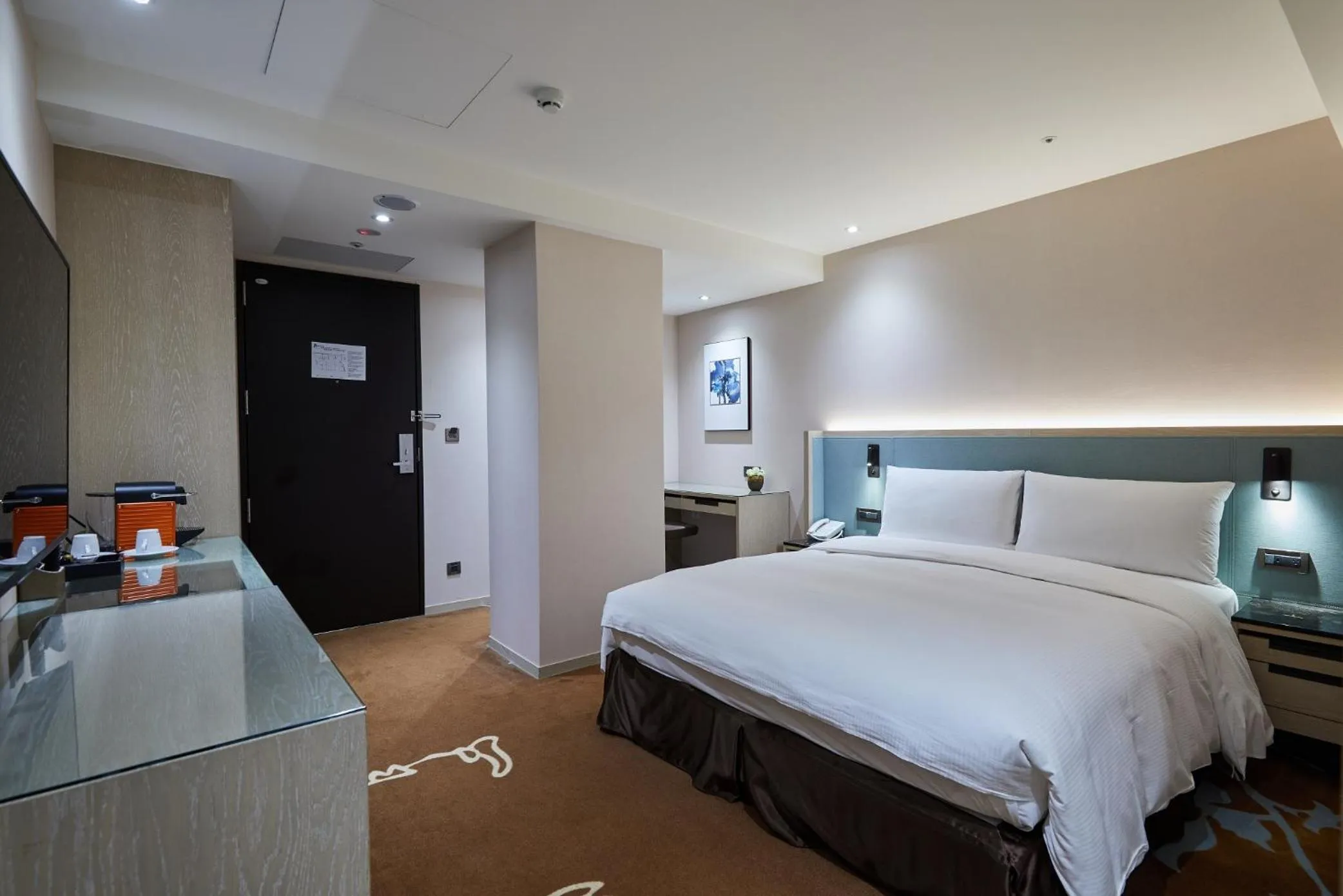 Bed in K Hotel Taipei II