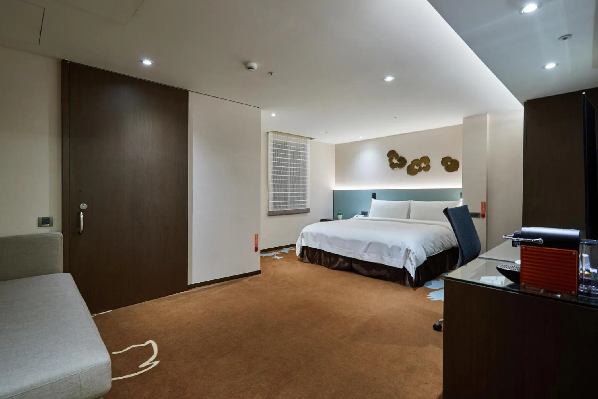 Bed in K Hotel Taipei II