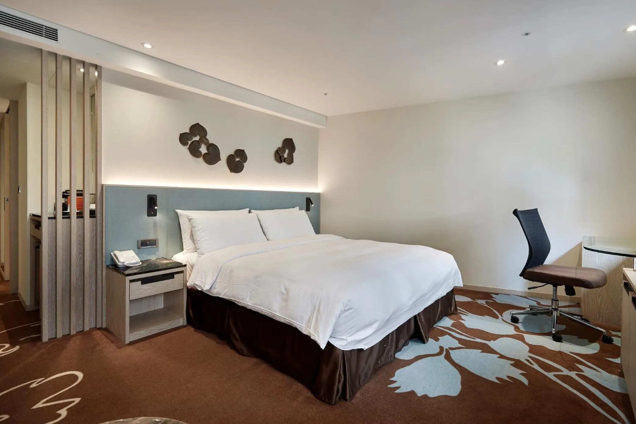 Bed in K Hotel Taipei II