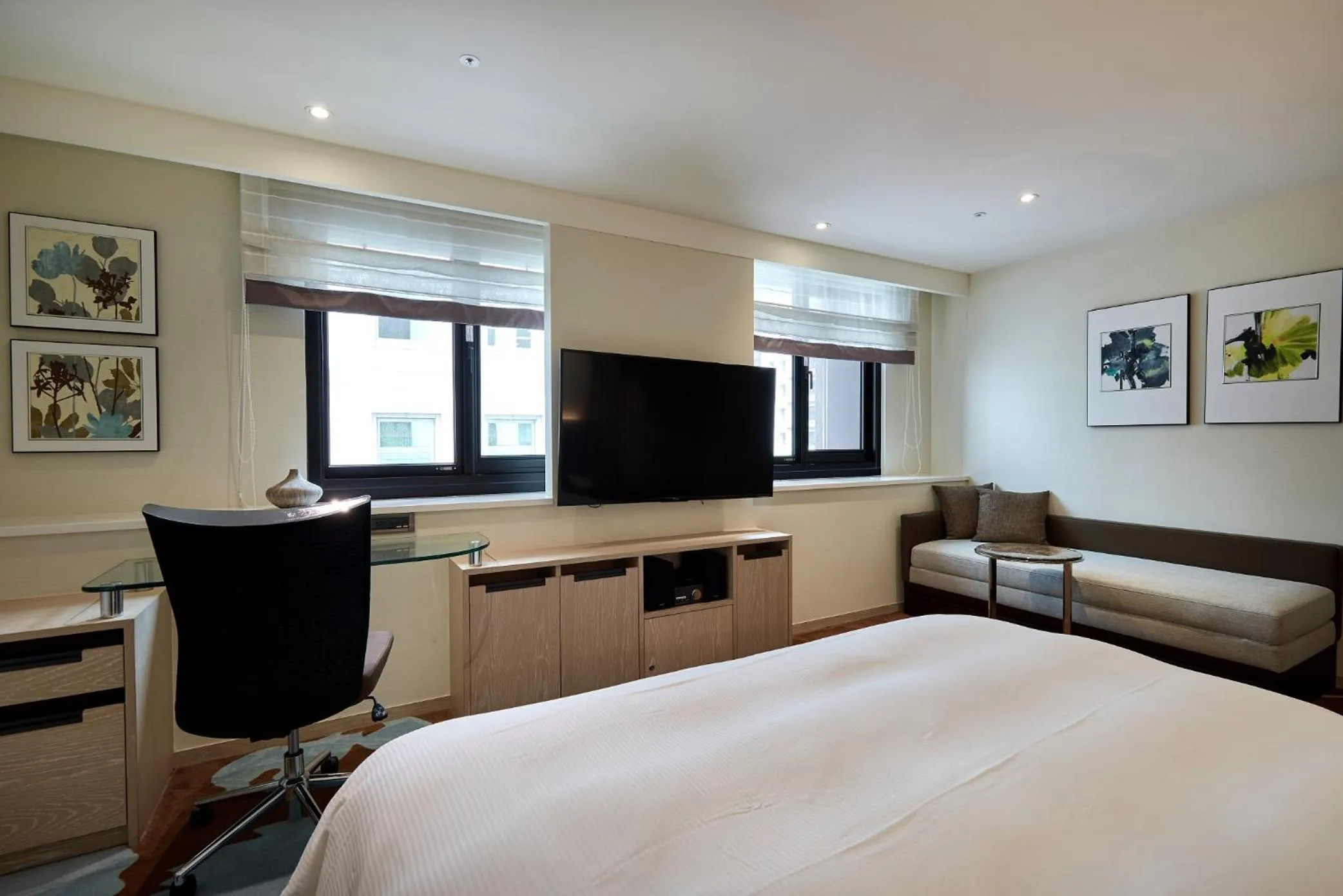 Bed in K Hotel Taipei II