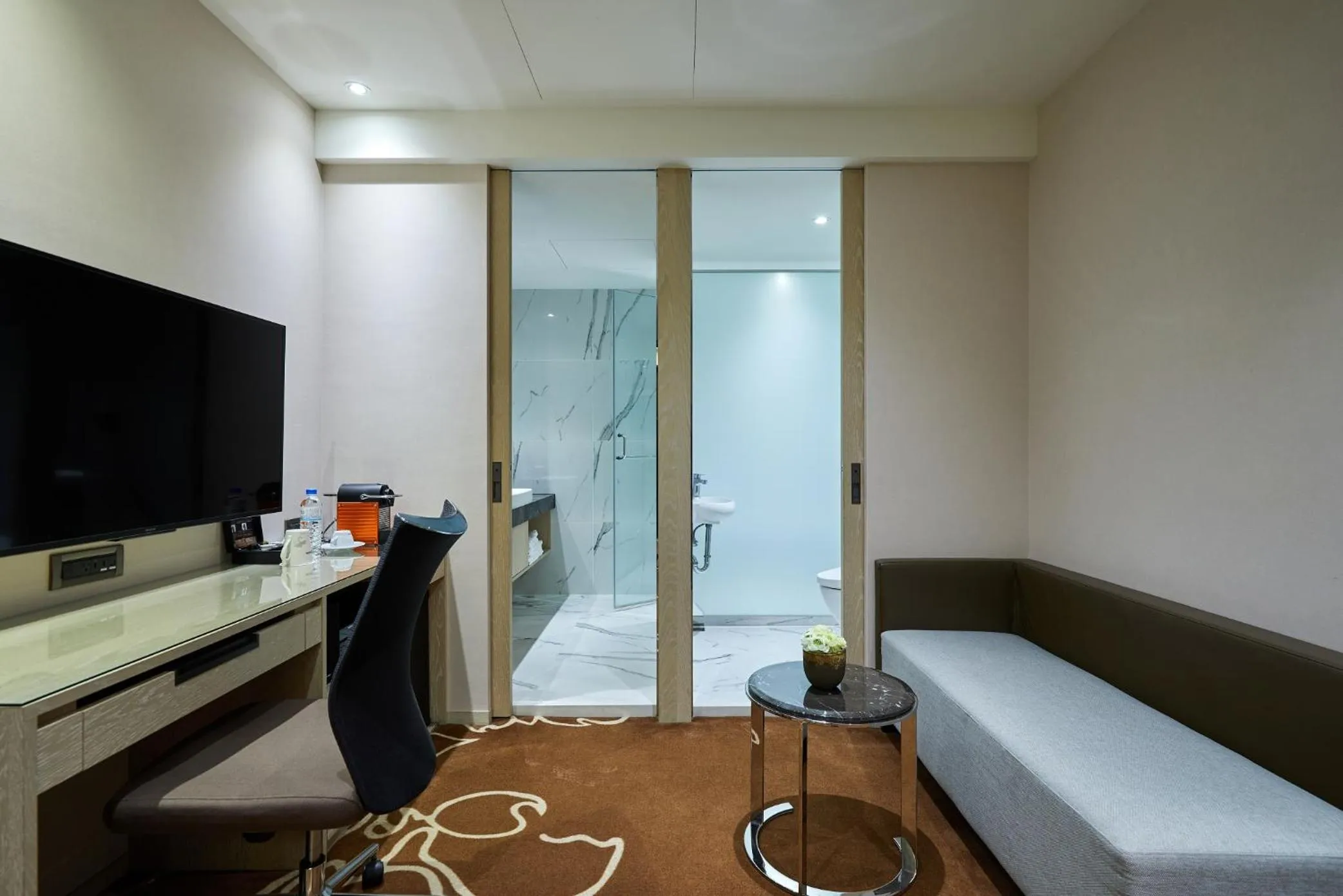 TV and multimedia in K Hotel Taipei II