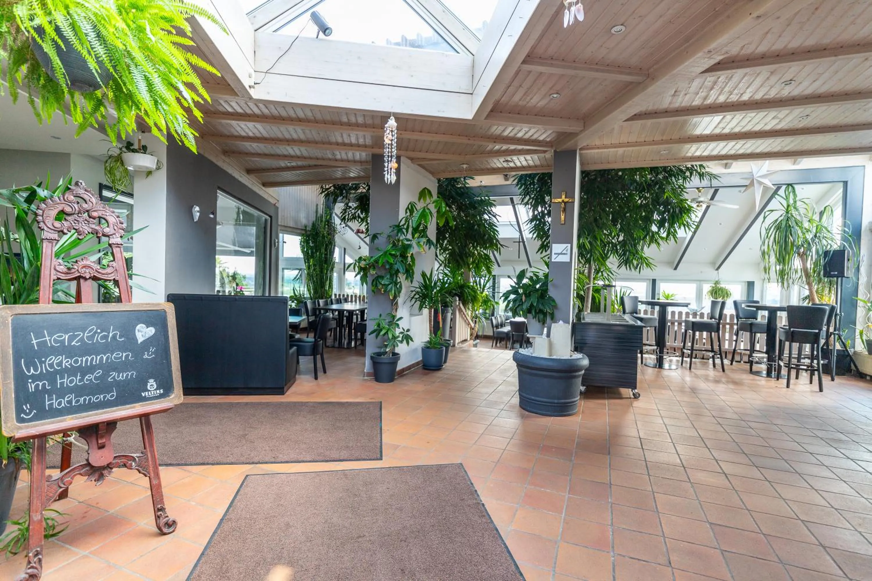 Lobby or reception in Hotel Zum Halbmond