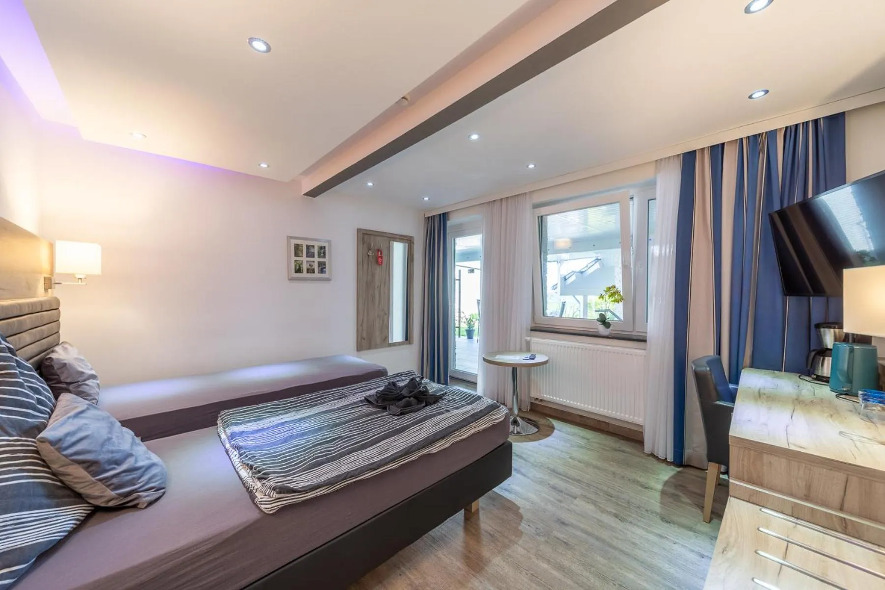 Bed in Hotel Zum Halbmond