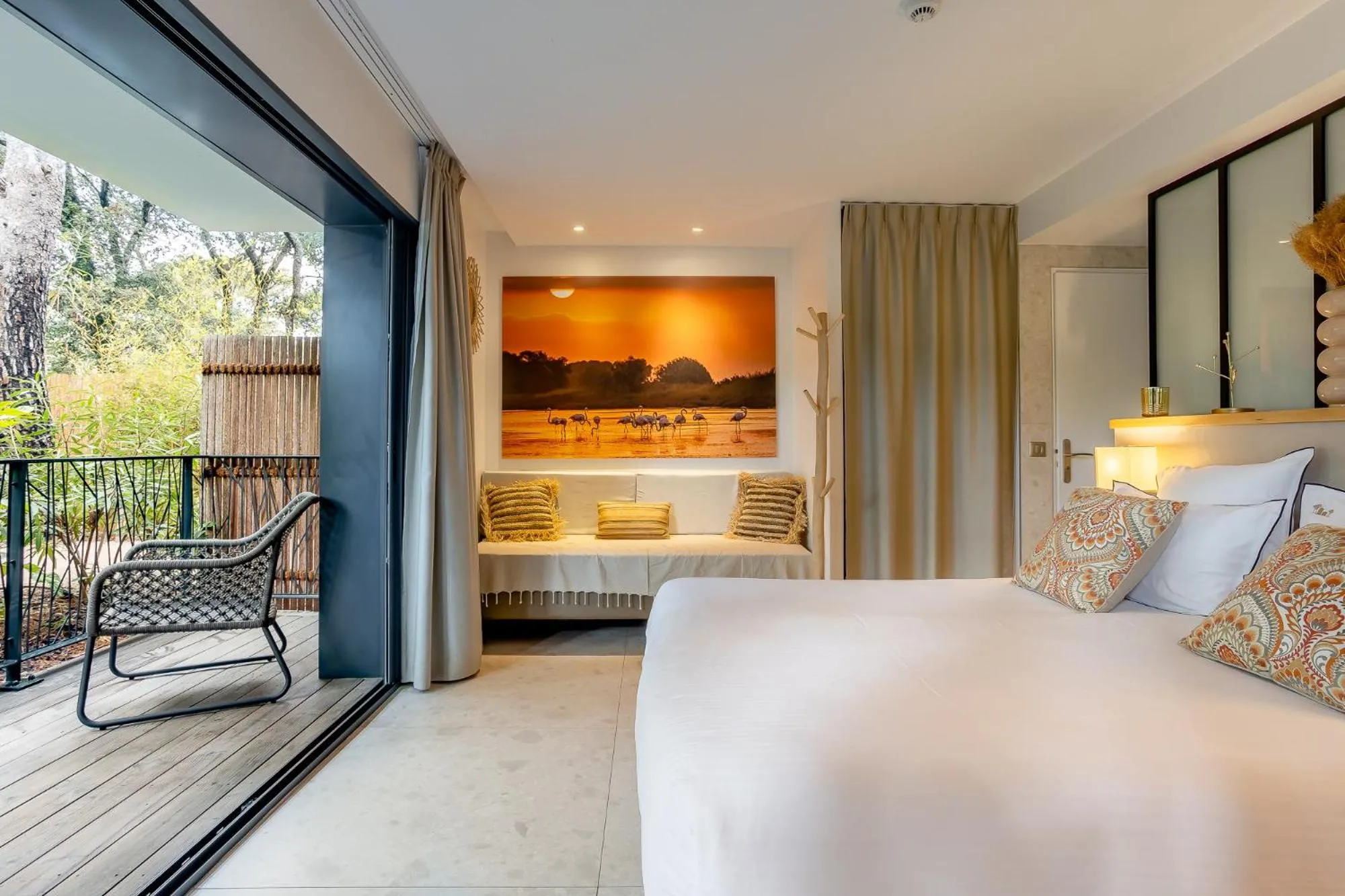 Balcony/Terrace, Bed in Le Lodge des Îles d'Or