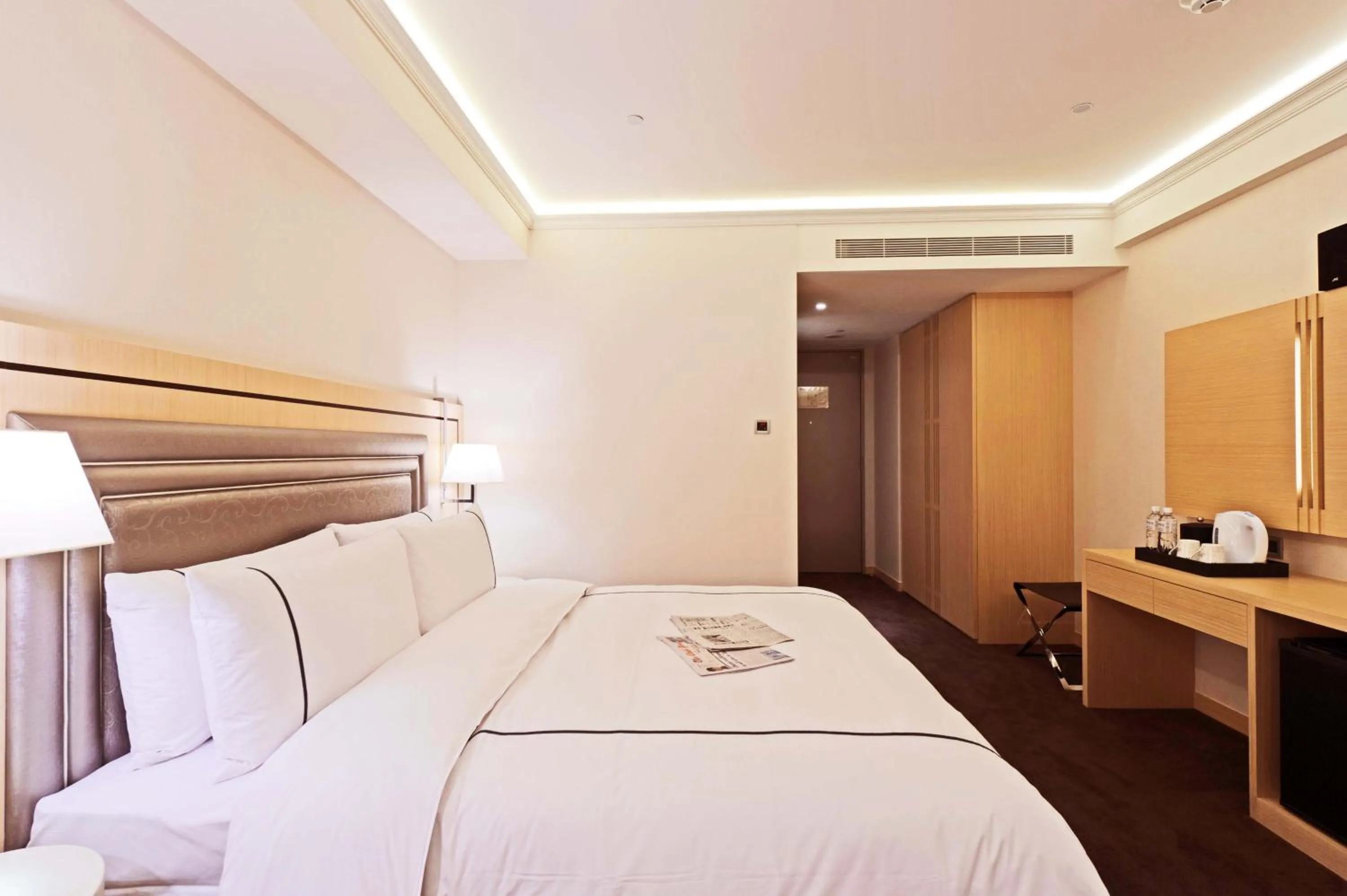 Bed in K Hotel Taipei Songjiang