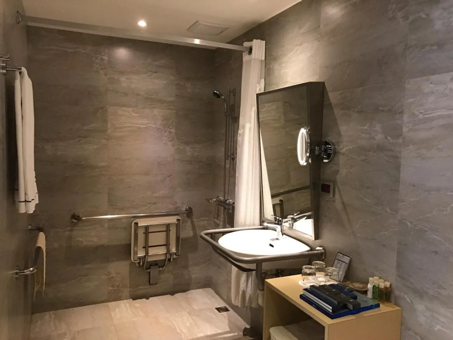 Shower in K Hotel Taipei Songjiang