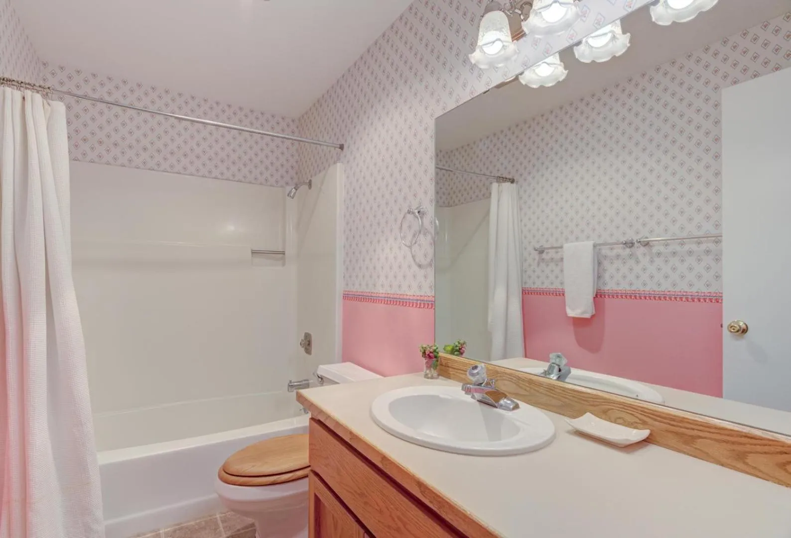 Quelah Condo - Unit 11