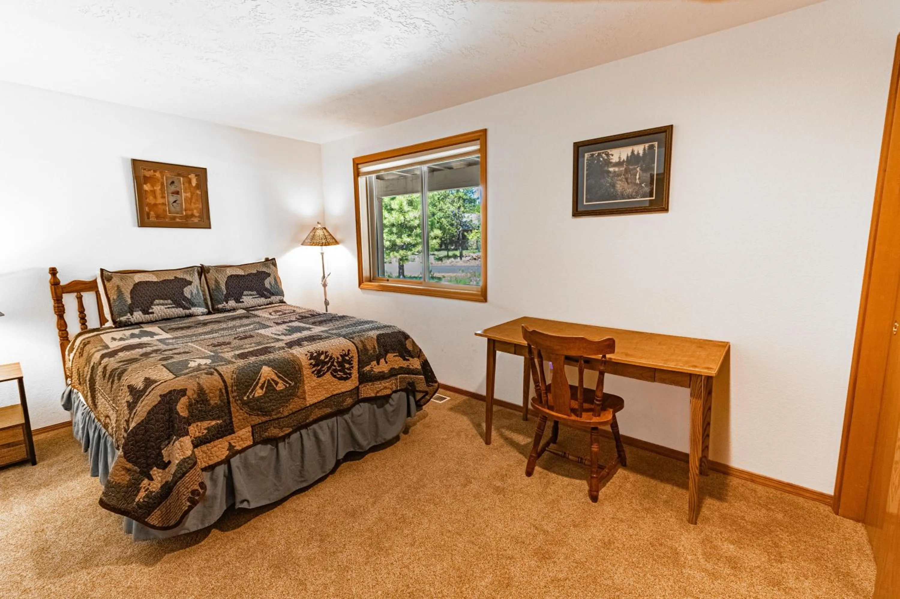 Bed in Warbler - Unit 15