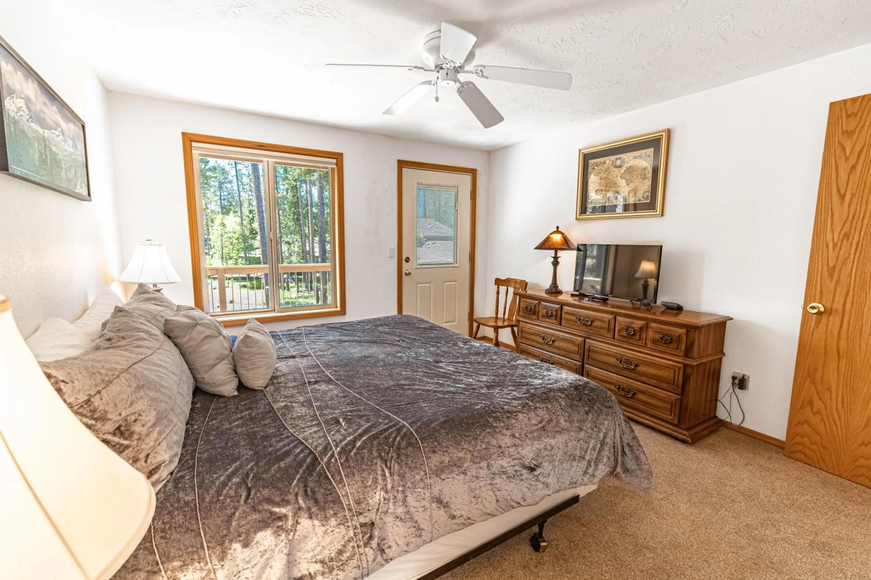 Bed in Warbler - Unit 15