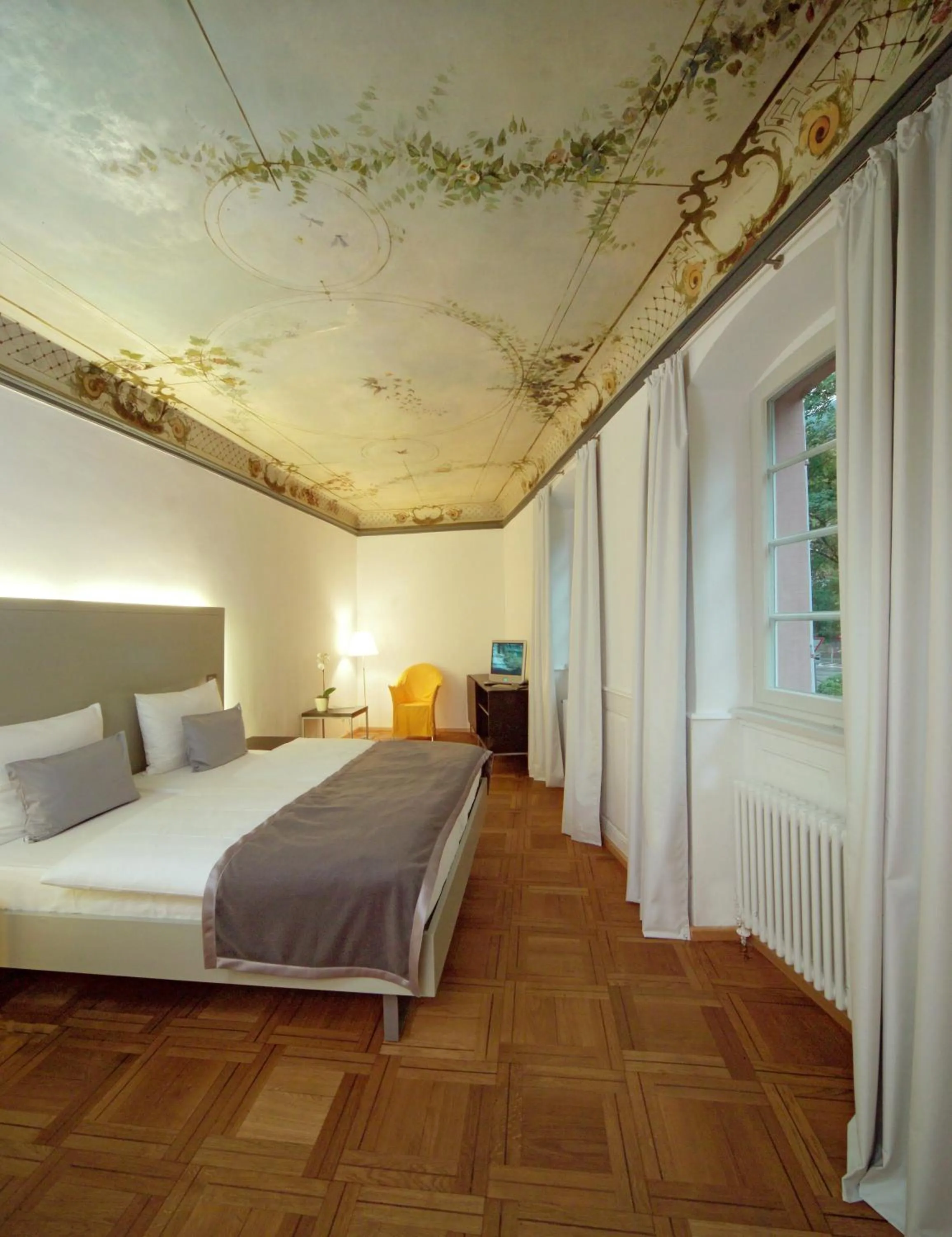 Photo of the whole room, Bed in Arthotel Heidelberg