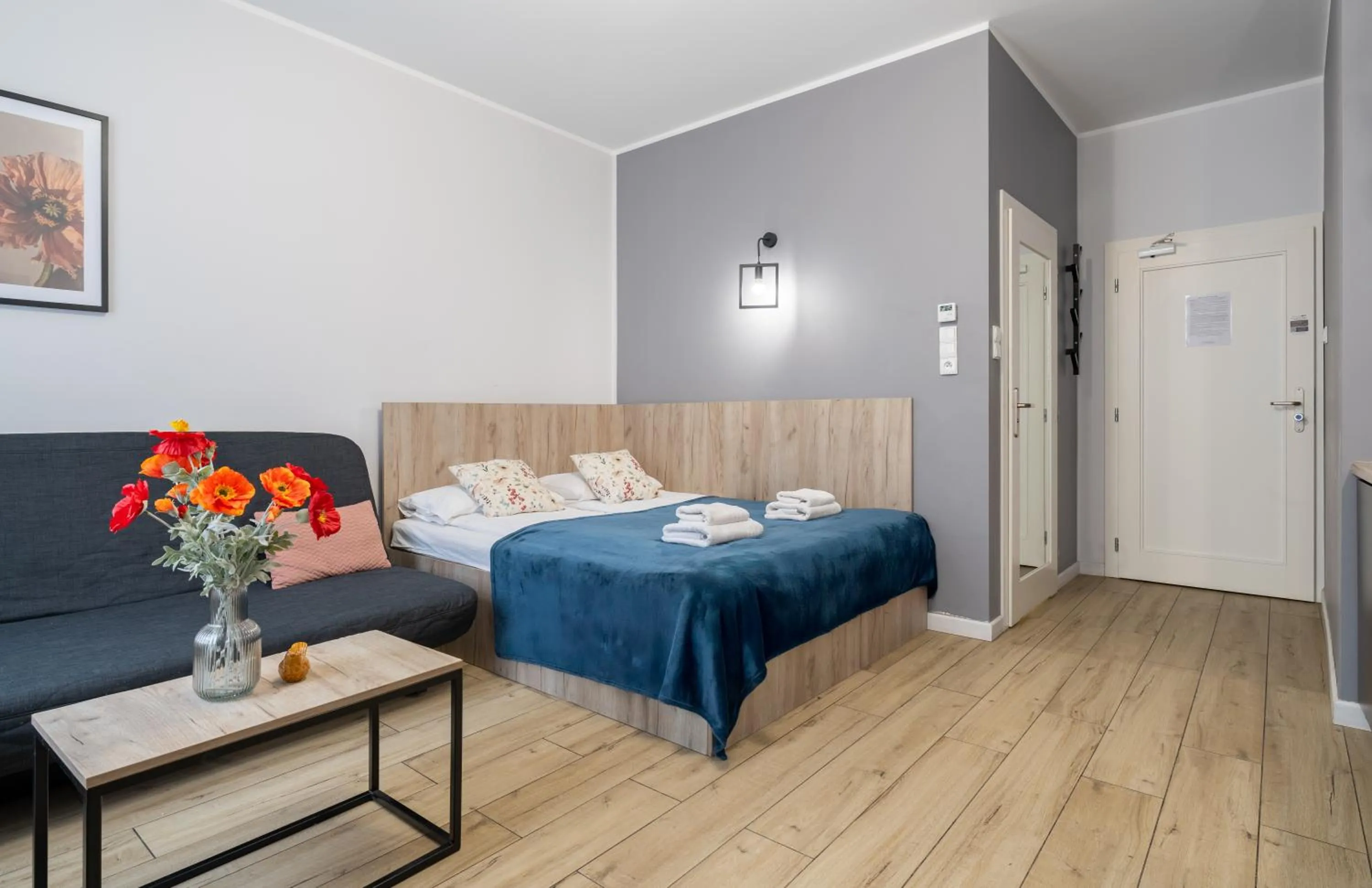 Living room, Bed in Aparthotel przy Bulwarze by Rentoom