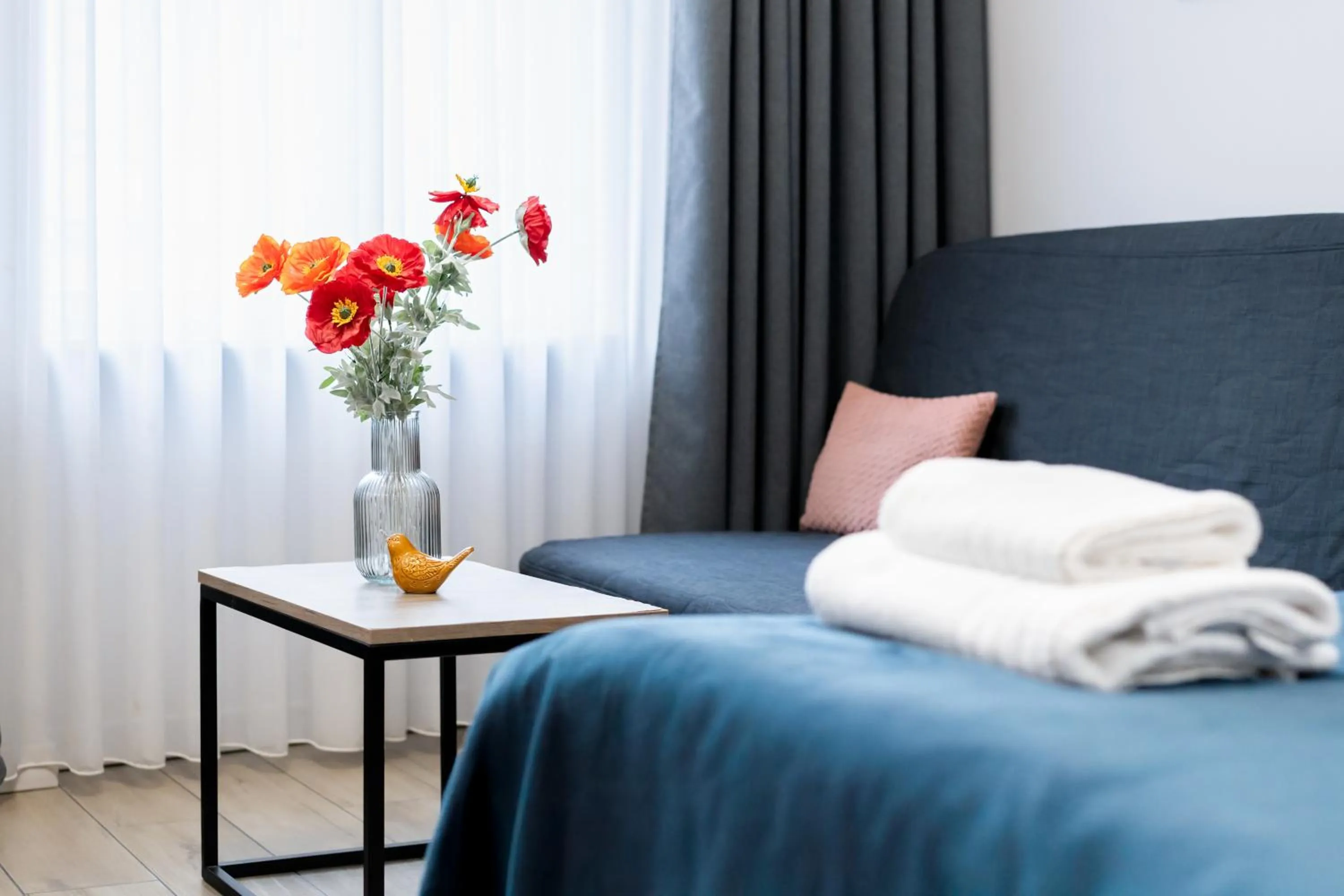 Decorative detail, Bed in Aparthotel przy Bulwarze by Rentoom