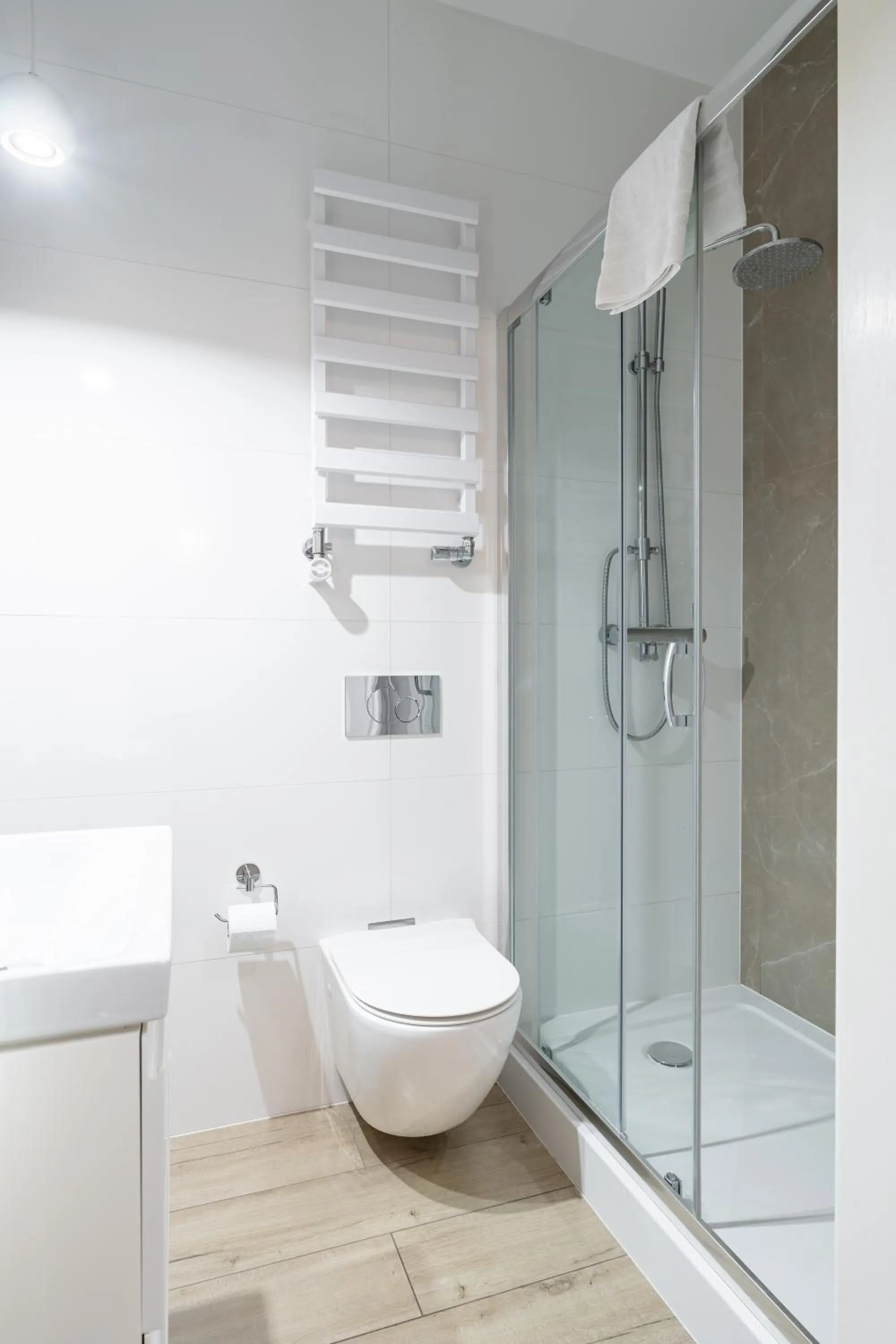 Shower in Aparthotel przy Bulwarze by Rentoom