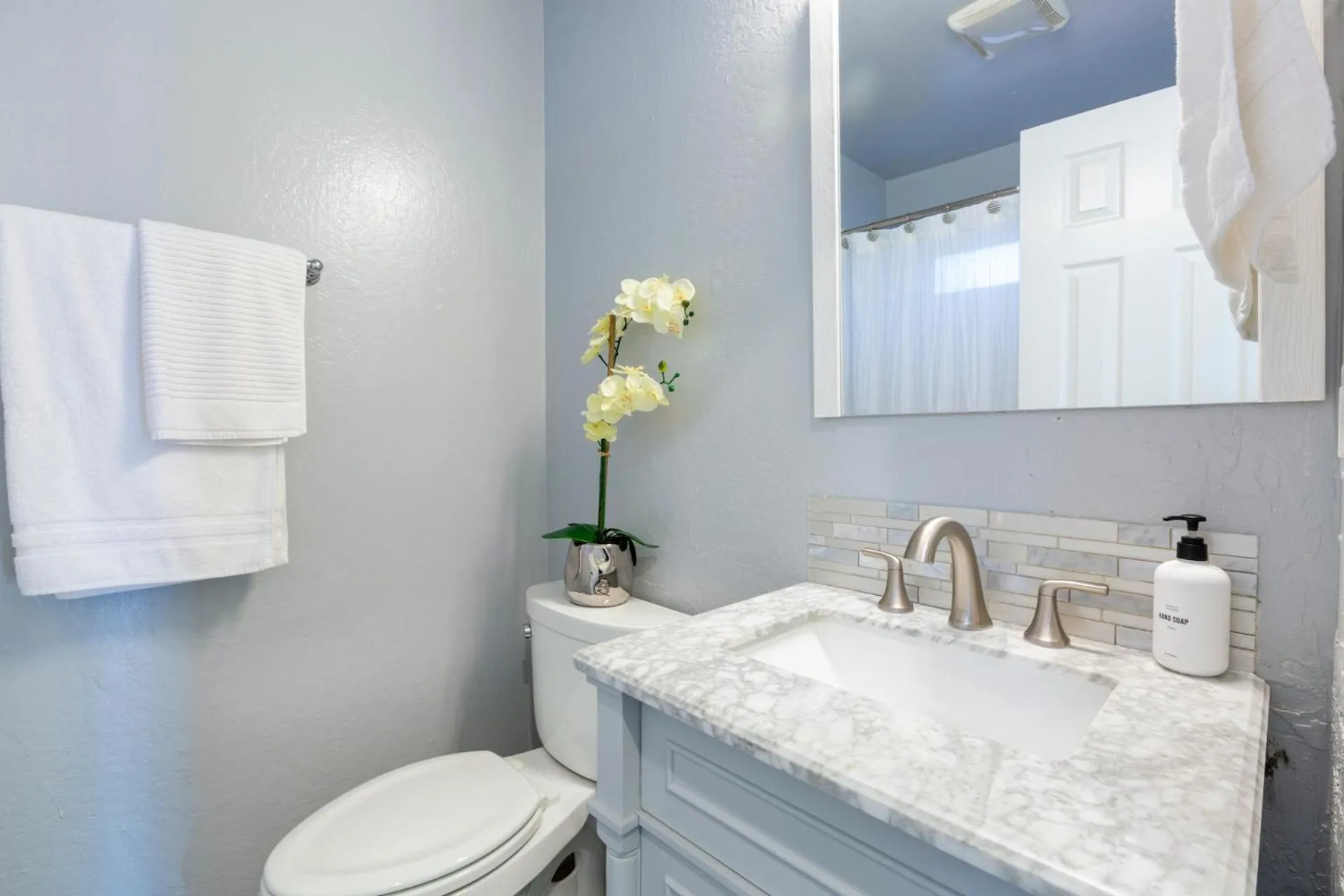 Bathroom in @ Marbella Lane 6BR Duplex in Downtown San Jose