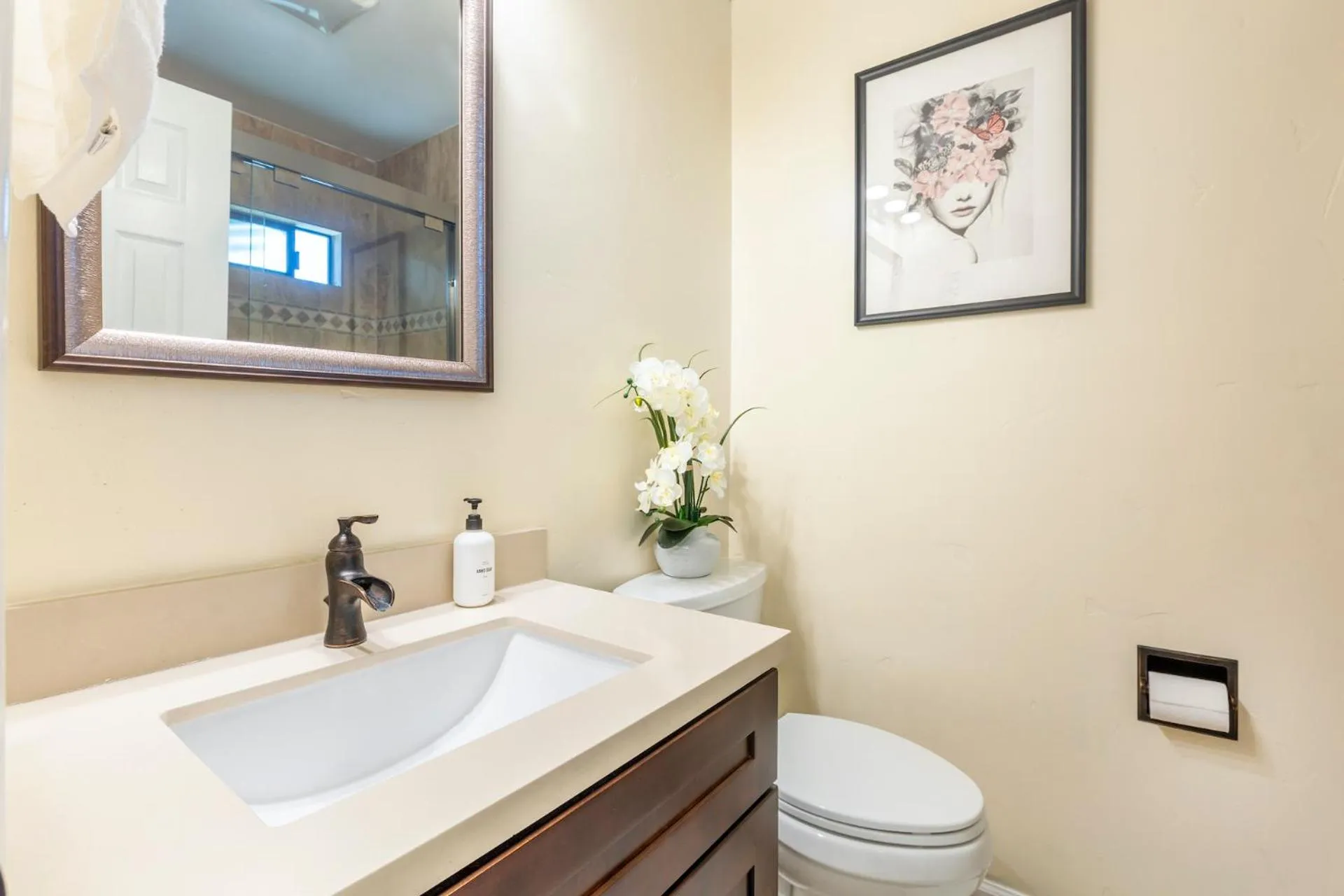 Bathroom in @ Marbella Lane 6BR Duplex in Downtown San Jose