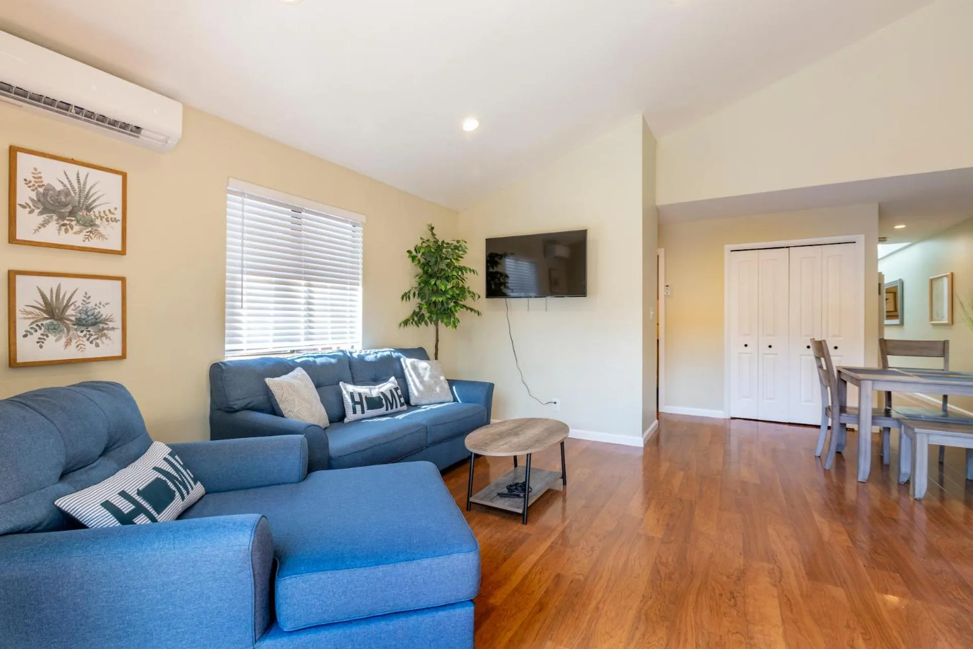 Living room in @ Marbella Lane 6BR Duplex in Downtown San Jose