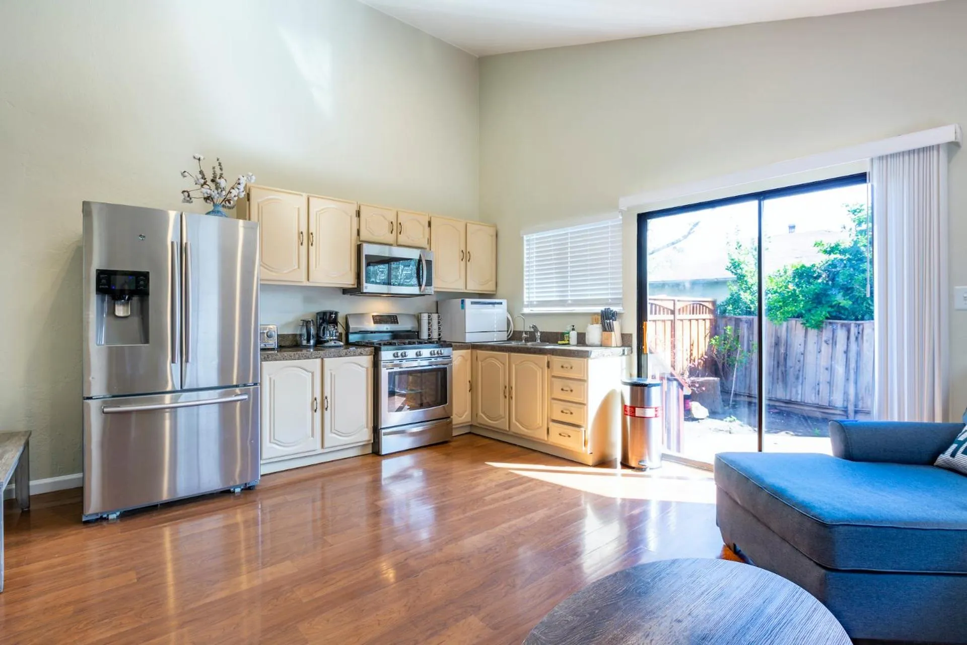 Kitchen or kitchenette in @ Marbella Lane 6BR Duplex in Downtown San Jose