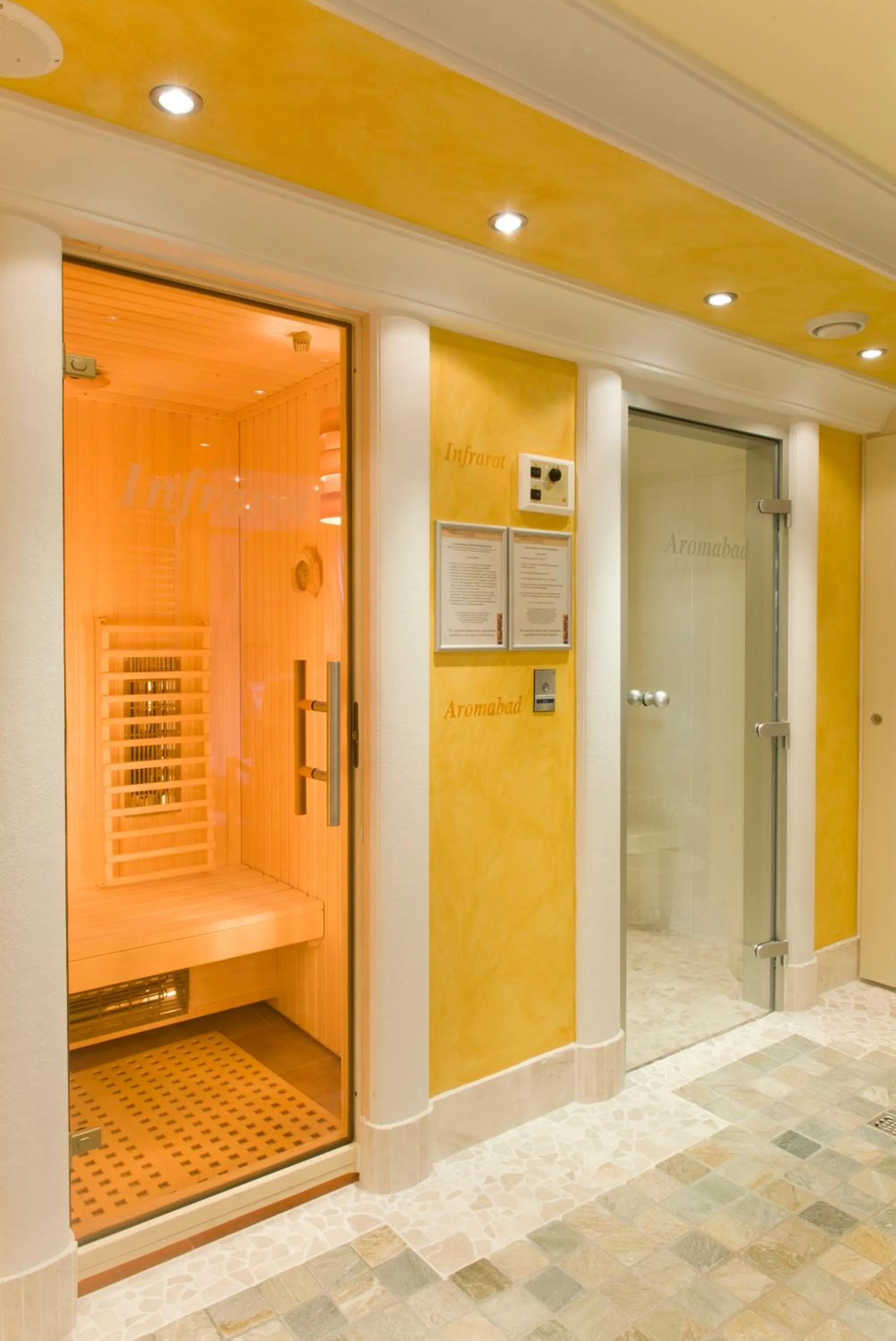 Spa and wellness centre/facilities in NordWest-Hotel Bad Zwischenahn