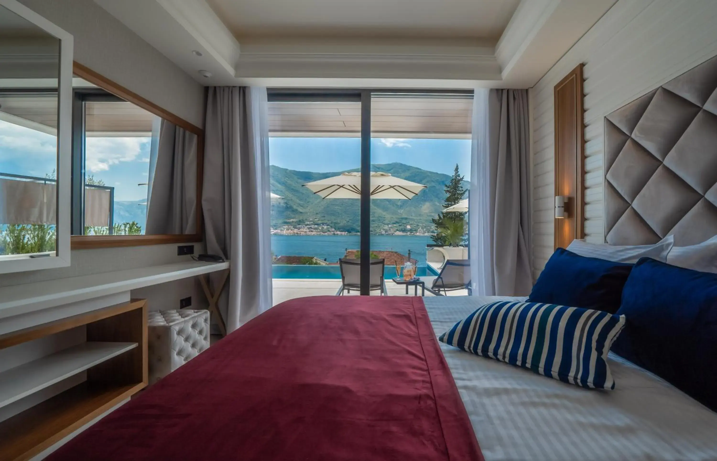 Two-Bedroom Apartment with Sea View in Boutique Hotel R Palazzo Two-Bedroom Apartment with Sea View in Boutique Hotel R Palazzo