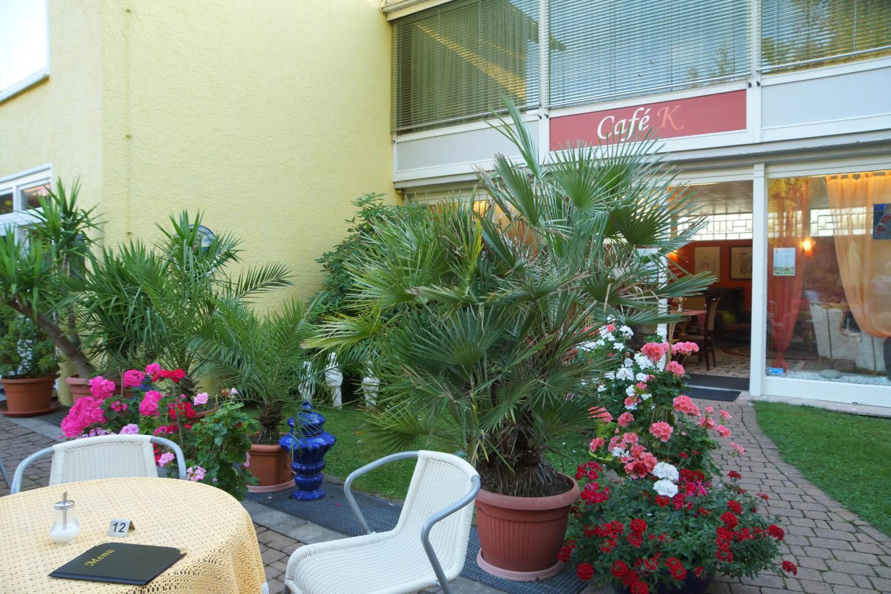 Restaurant/places to eat in Haus am Kurpark