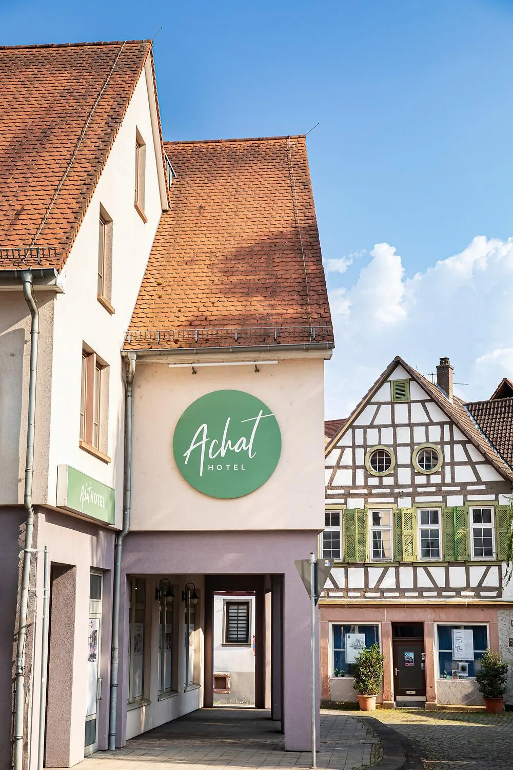 Facade/entrance in ACHAT Hotel Heppenheim